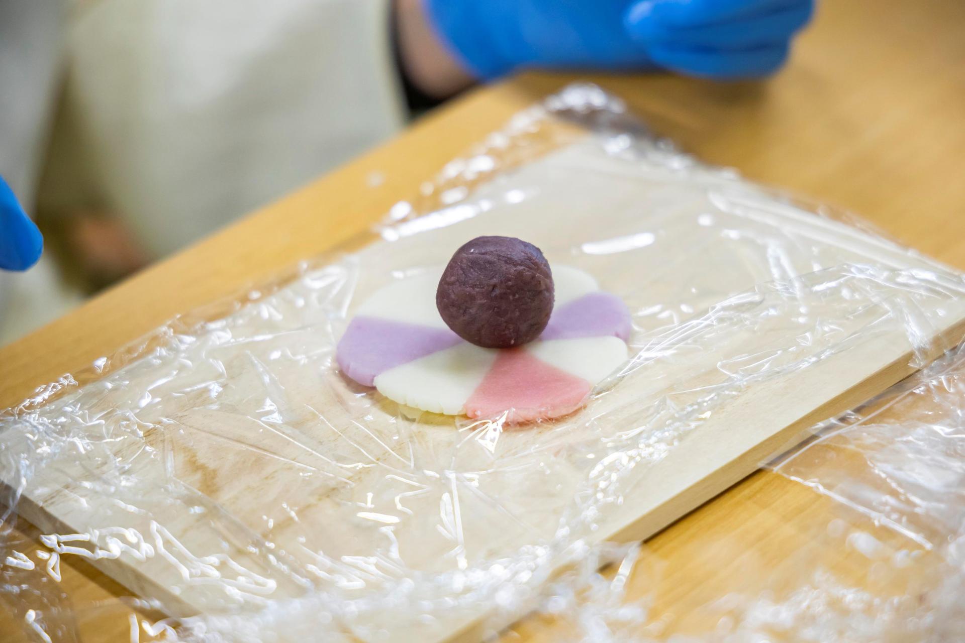 Tokyo: Wagashi Making Experience in Ginza - Thumbnail 4