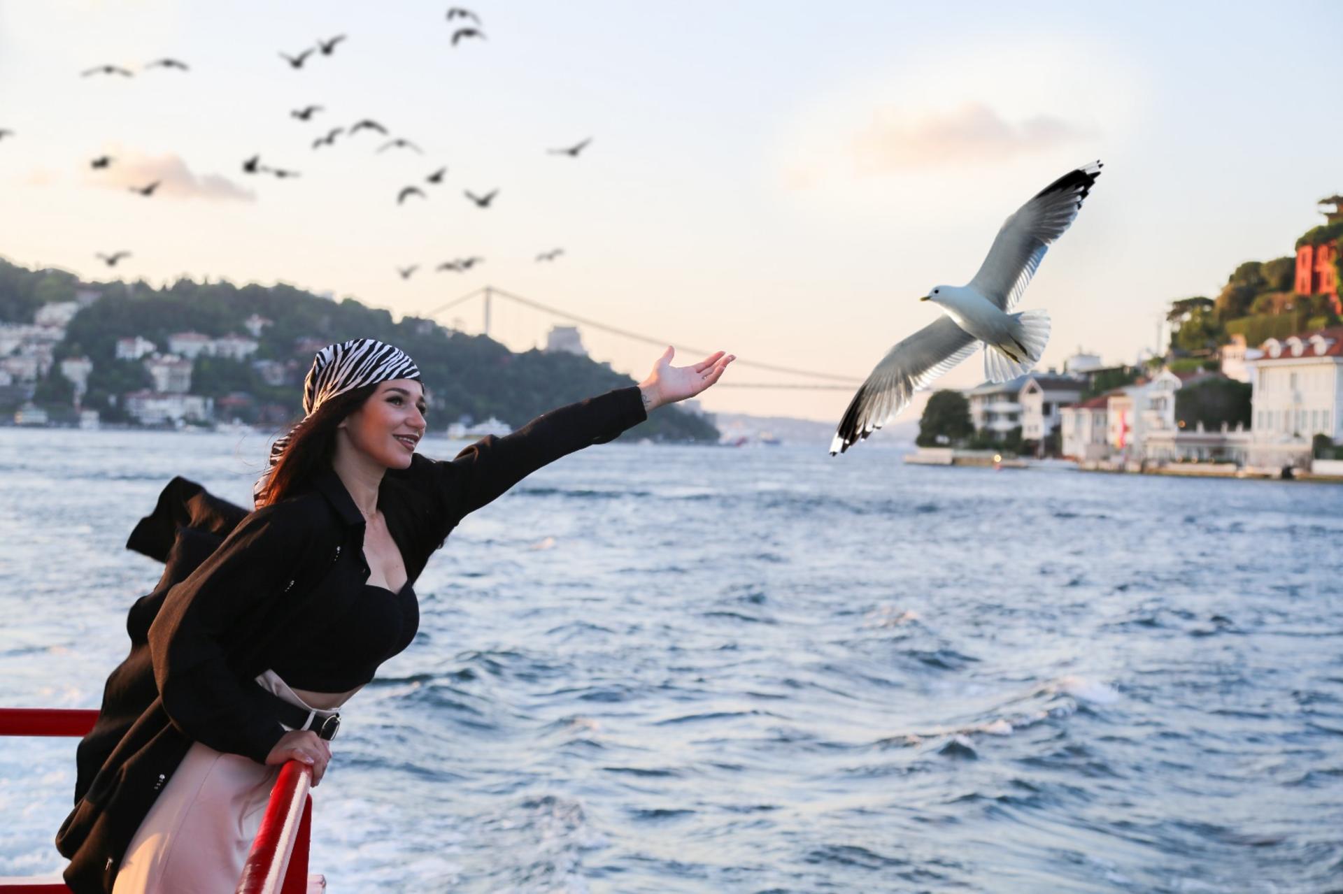 Istanbul: Bosphorus Sightseeing Cruise Tour with Audio Guide - Thumbnail 6