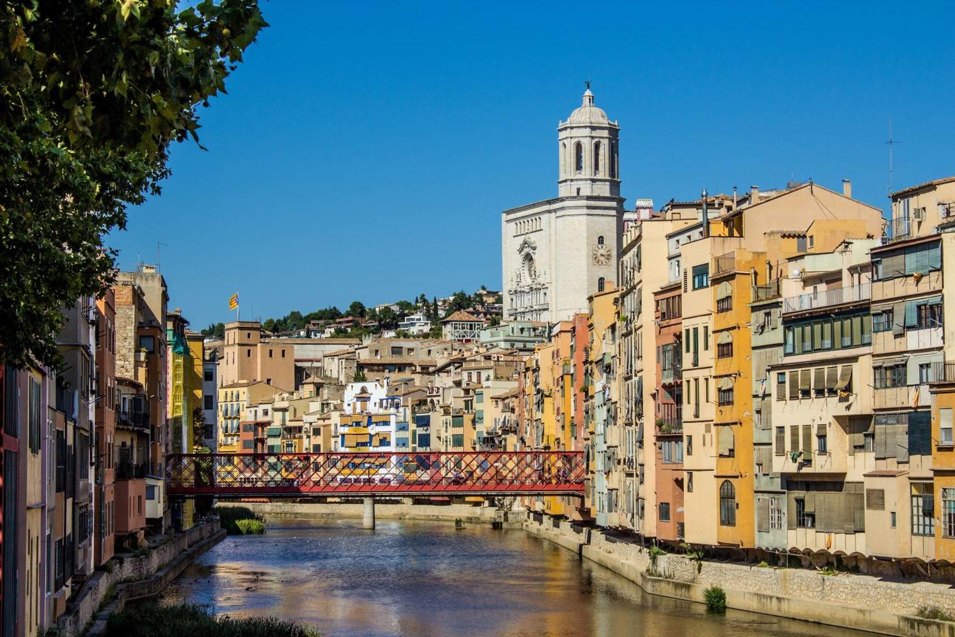 Girona, Figueres, and Dali Museum Full-Day Tour from Barcelona - Image 1