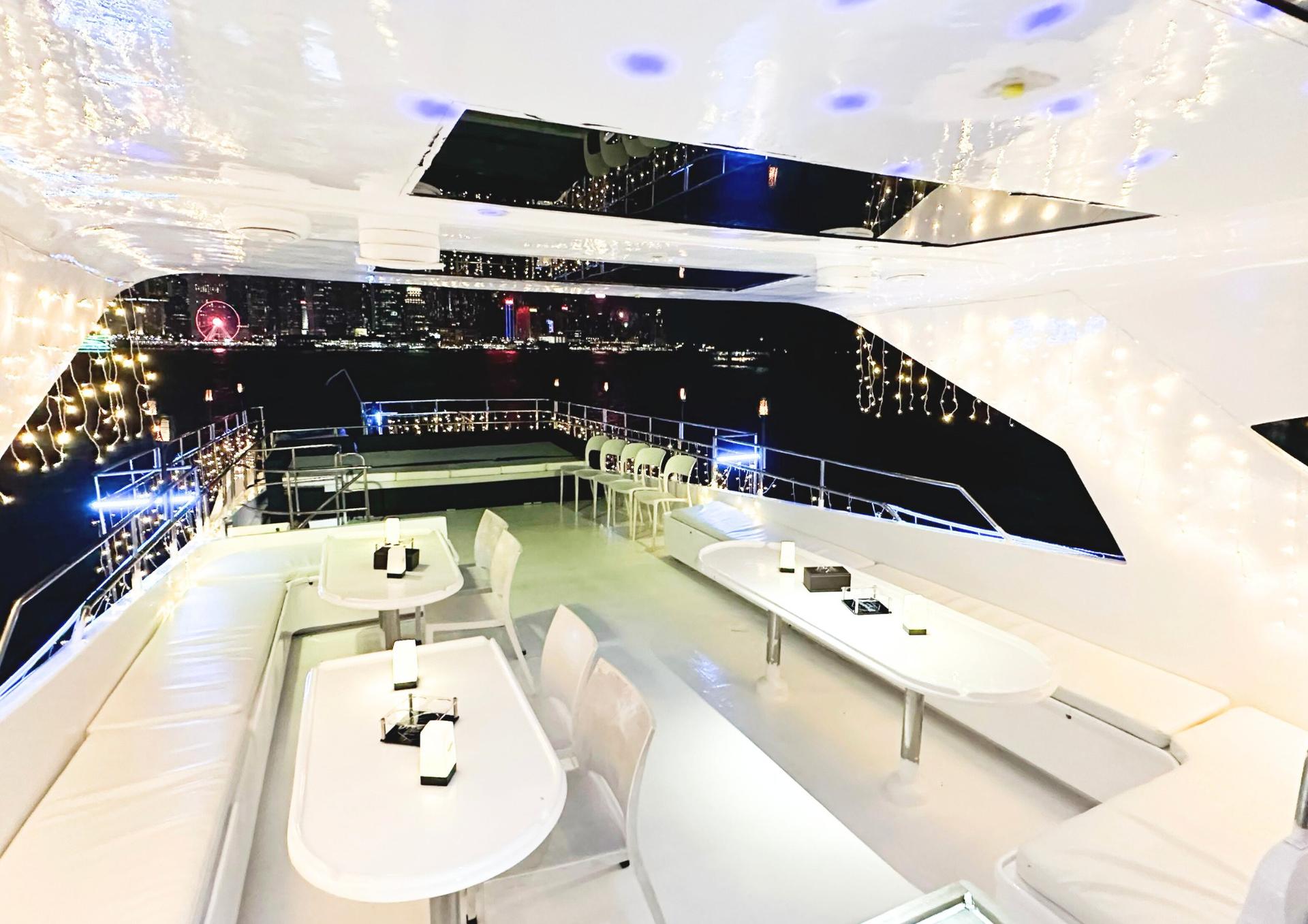 Victoria Harbour Night Cruise: Luxury Dreamer (Unlimited Snacks & Drinks + Professional Photography + Live Tour Ambassador) - Thumbnail 11