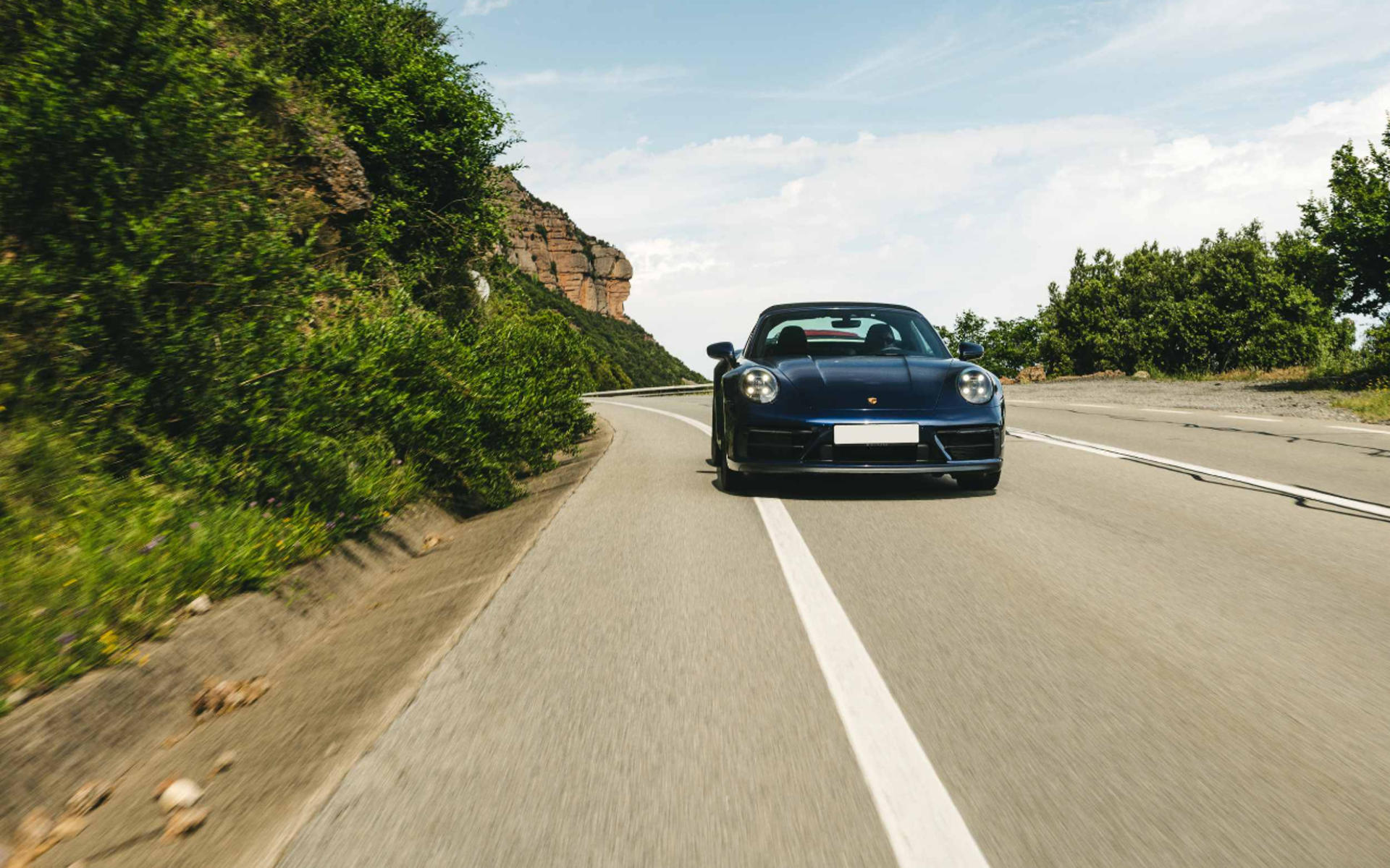 Supercar driving experience to Montserrat Mountain - Thumbnail 8