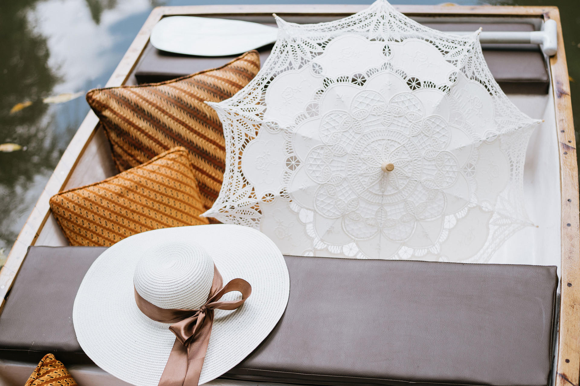 Romantic Picnic by Boat in Dua Dari Ubud - Thumbnail 6