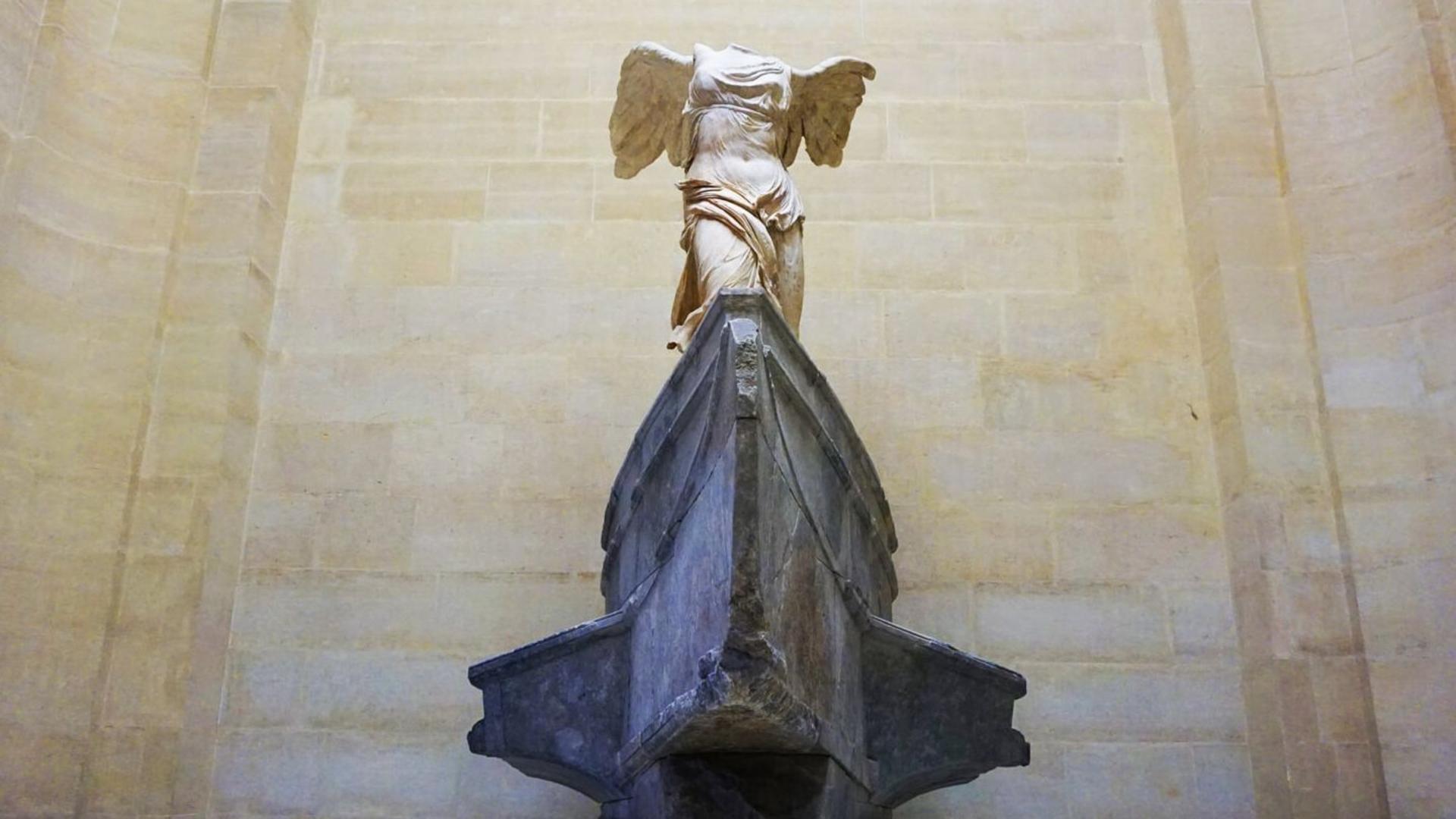 Louvre museum private tour in Paris  - Thumbnail 2