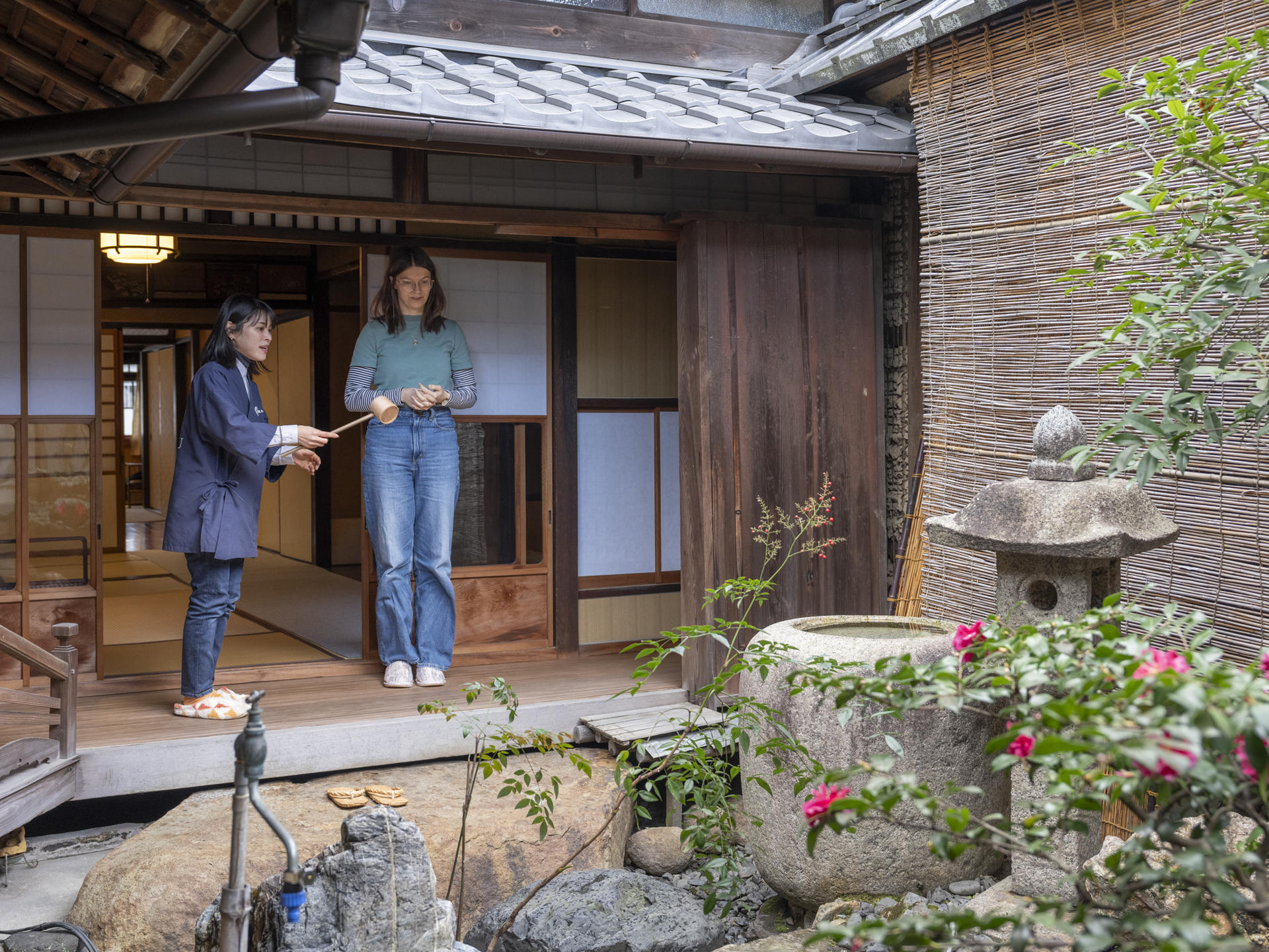 Kyoto: Tea Ceremony & 150-Year-Old Machiya Townhouse Tour - Thumbnail 18