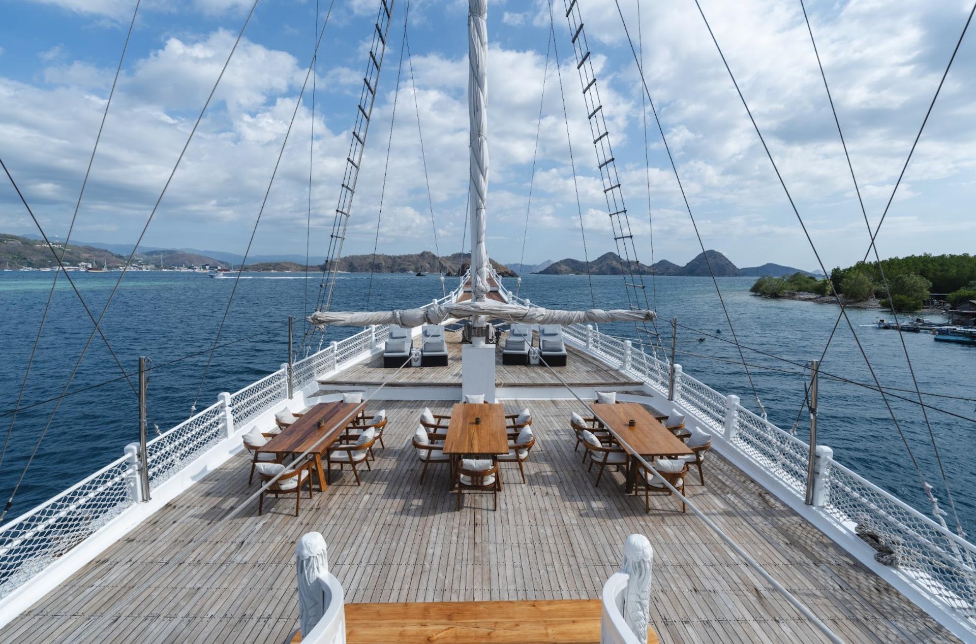 2D1N Padar Sunrise Liveaboard Labuan Bajo by AYANA Lako di'a - Thumbnail 8