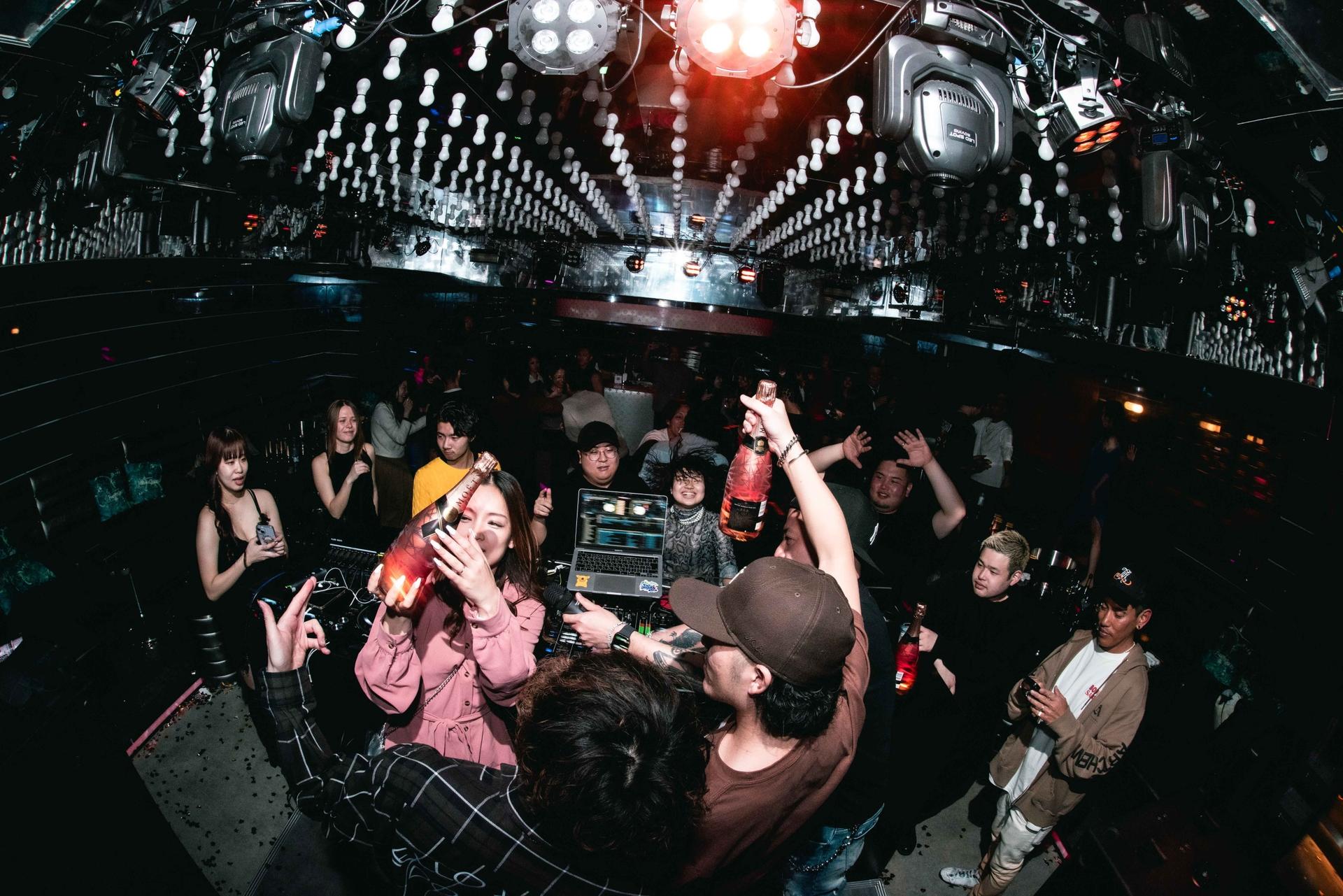 Tokyo:  CROSS ROPPONGI Nightclub Admission Ticket (For Foreign) - Thumbnail 16