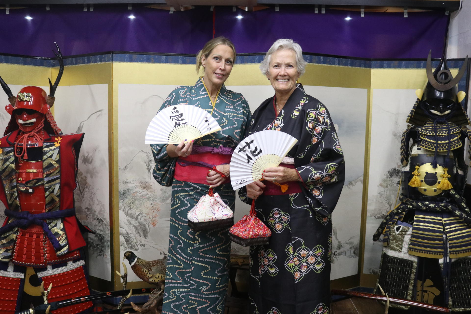Learn Japanese calligraphy and Zen while wearing a kimono - Thumbnail 30