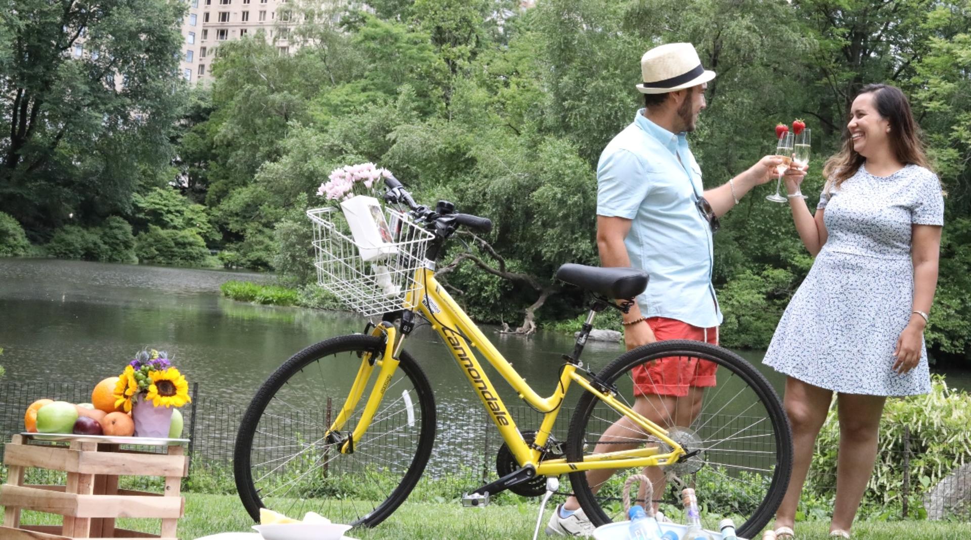 Central Park Picnic in New York with Full Day Bike Rental - Thumbnail 3