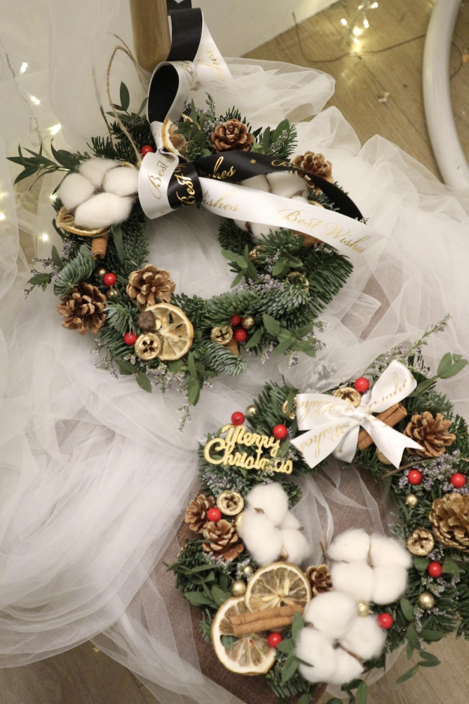 Myosotis Flower Christmas Wreath Workshop - Thumbnail 9