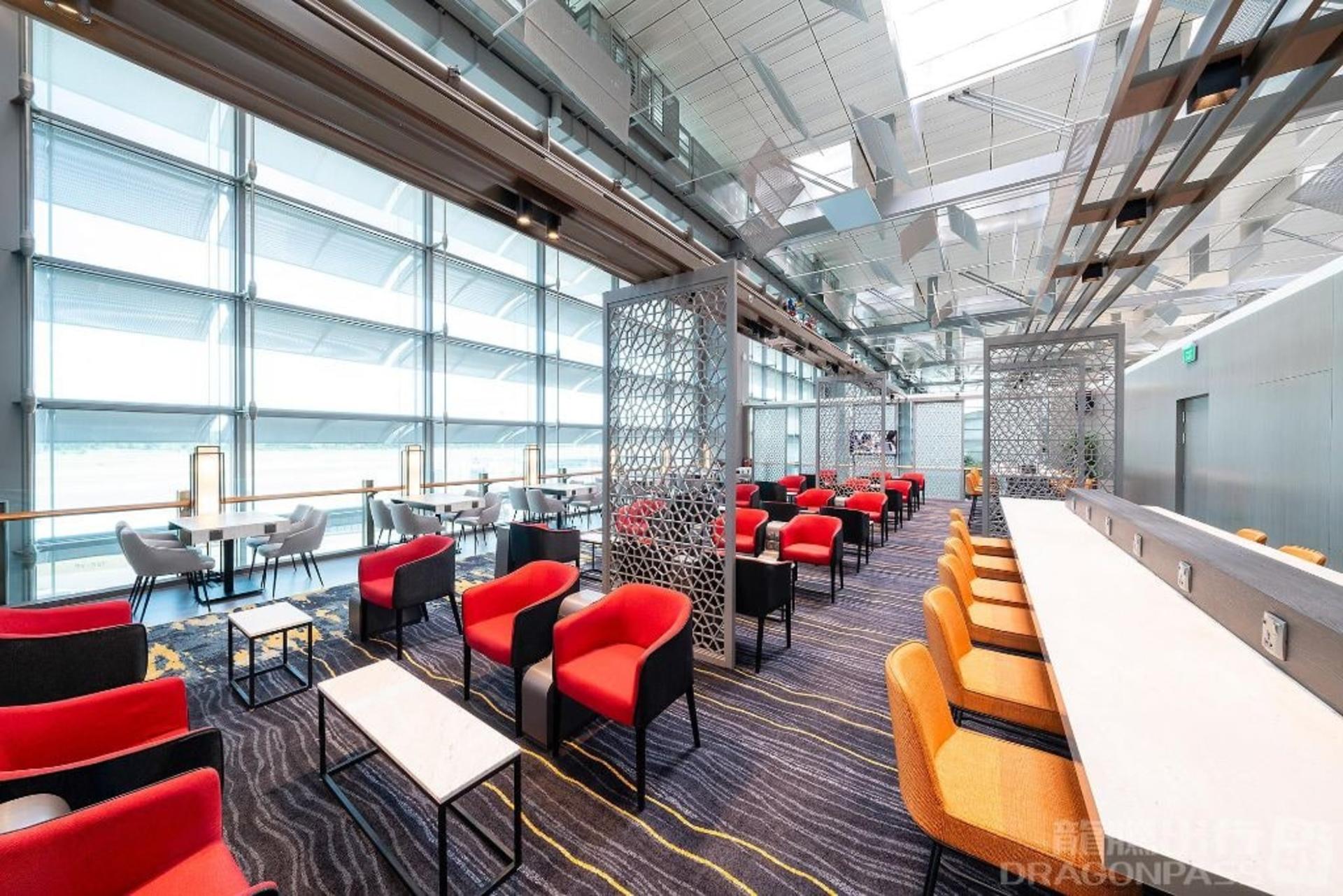 Changi International Airport Lounge Service - Thumbnail 8