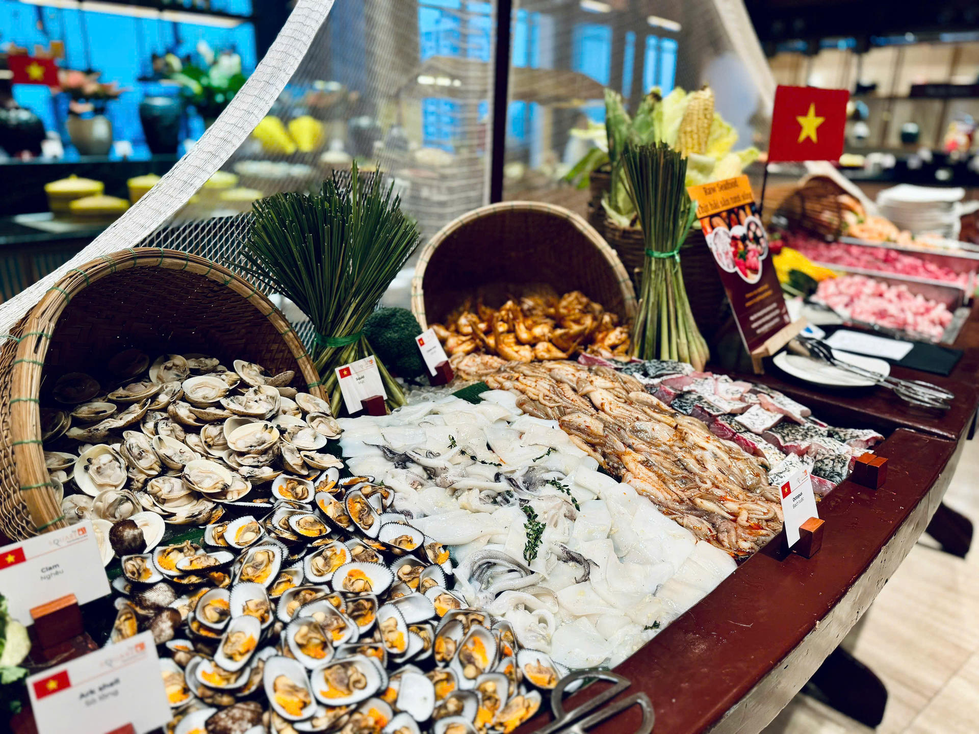 Seafood Buffet with lobster at Novotel Premier Danang Han River - Thumbnail 17