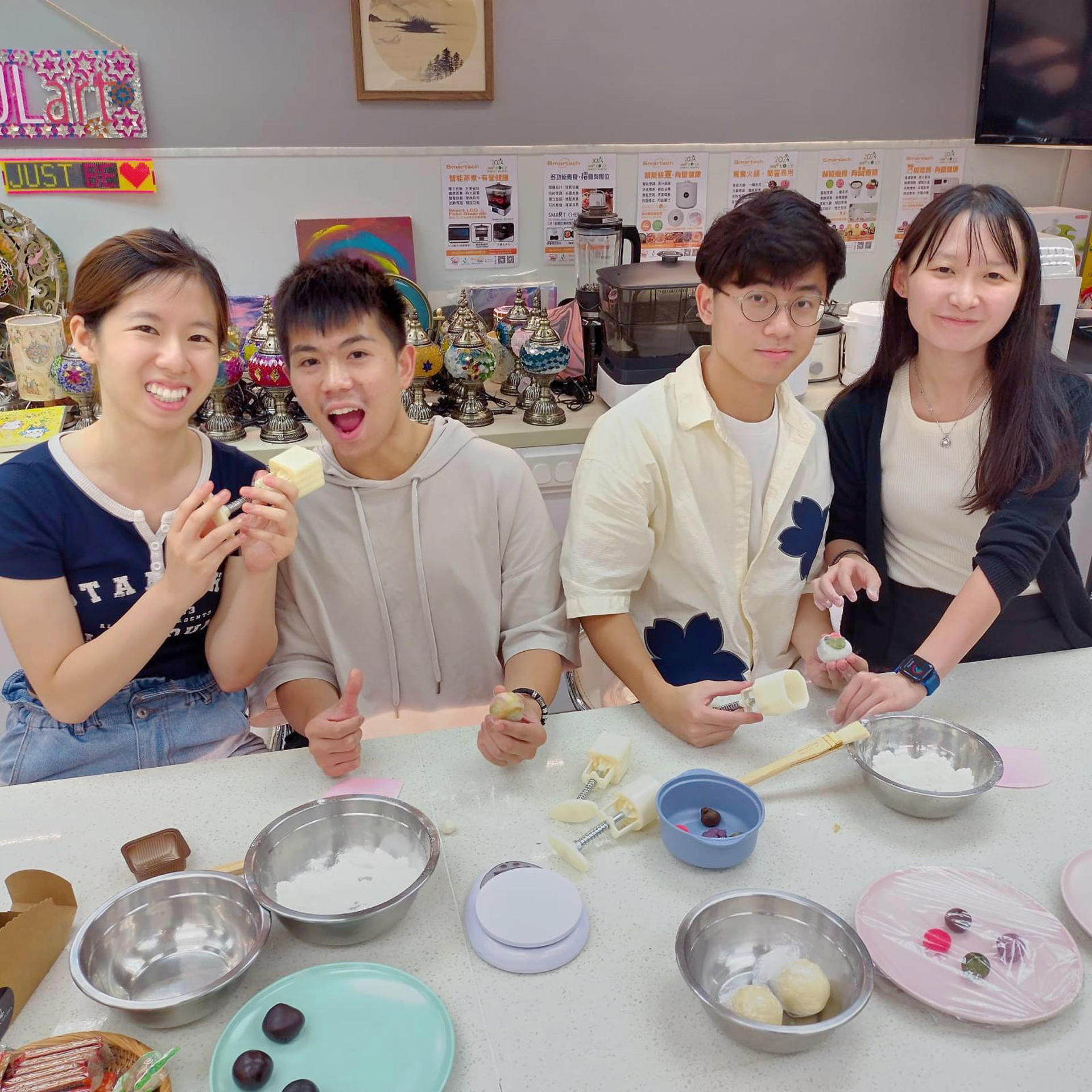 Tsim Sha Tsui [Traditional/Snow Skin] 6-Piece Vegetarian Mooncake Workshop - Choose Any Two  - Thumbnail 12