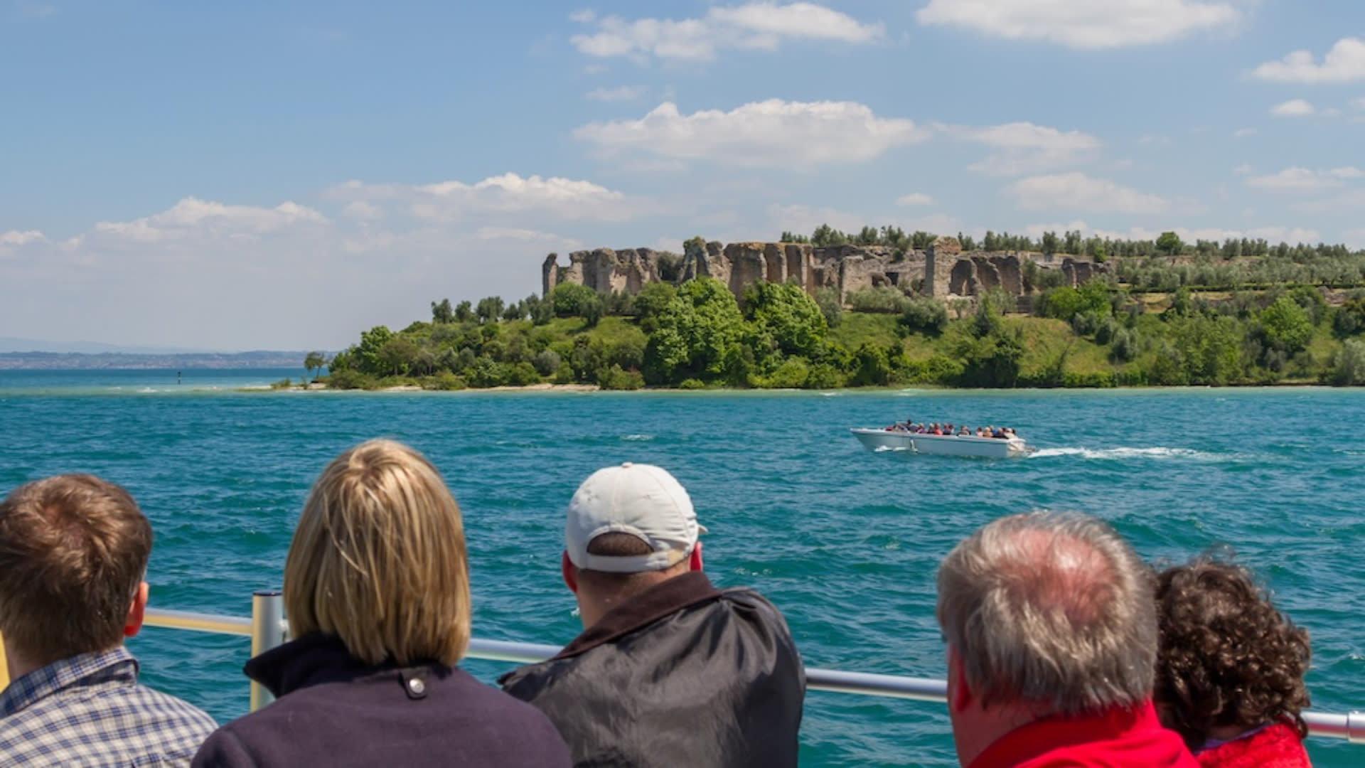 Sirmione and Lake Garda Boat Tour with Spritz Tasting from Verona - Thumbnail 11