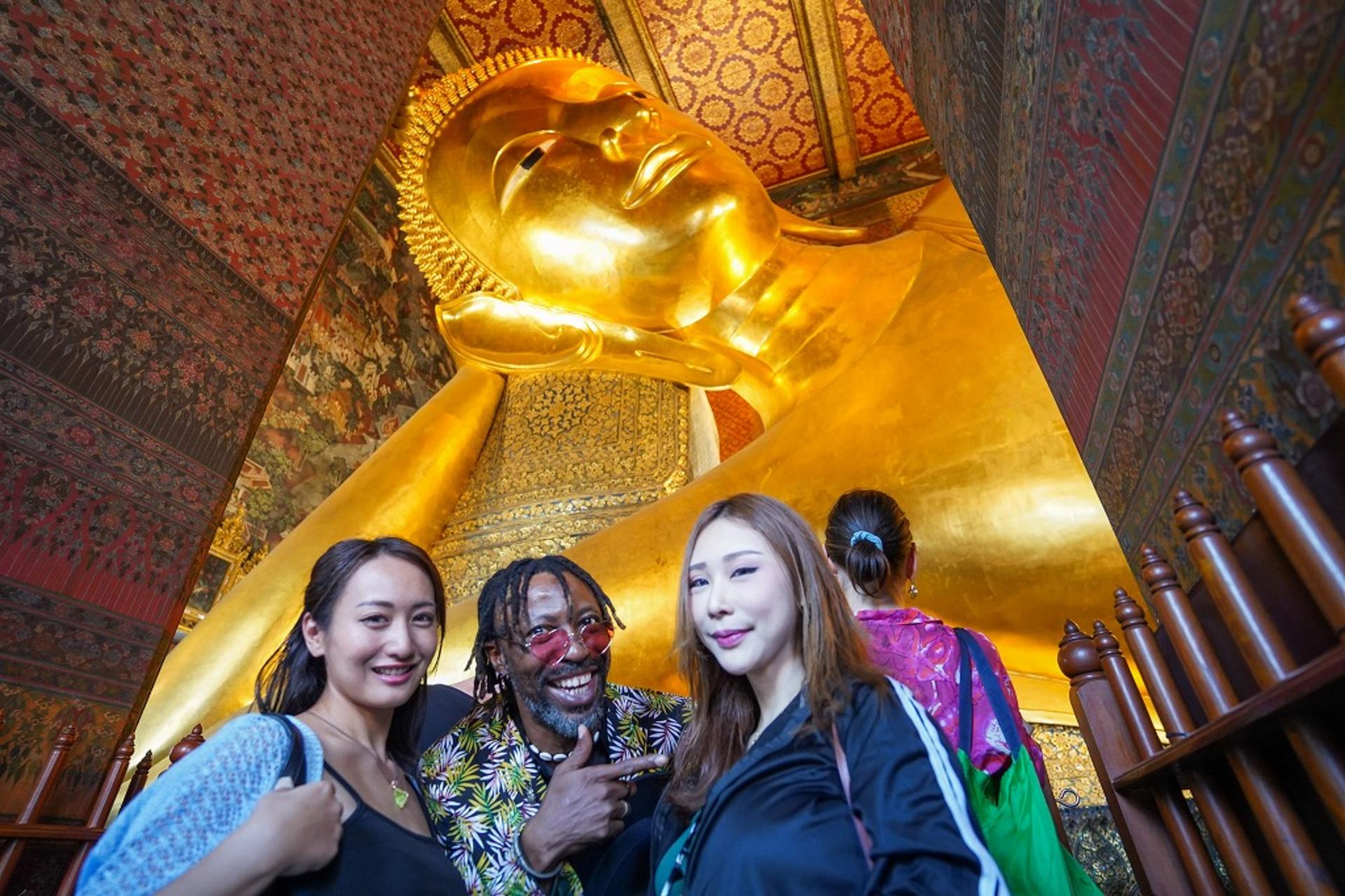 Wat Pho, Wat Arun & Flower Market Guided Walking Tour in Bangkok - Thumbnail 59