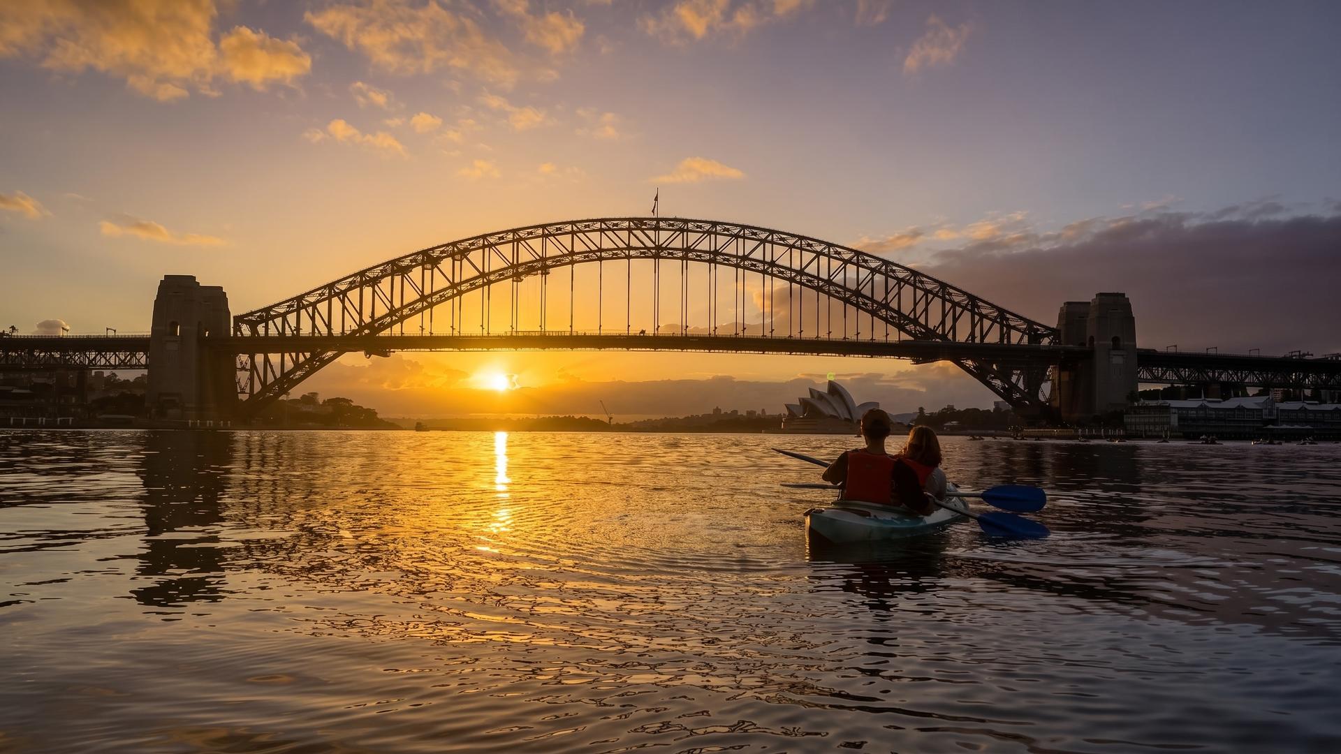 Sydney Sunrise Small-Group Kayak Tour: Harbour Bridge, Opera House - Thumbnail 5