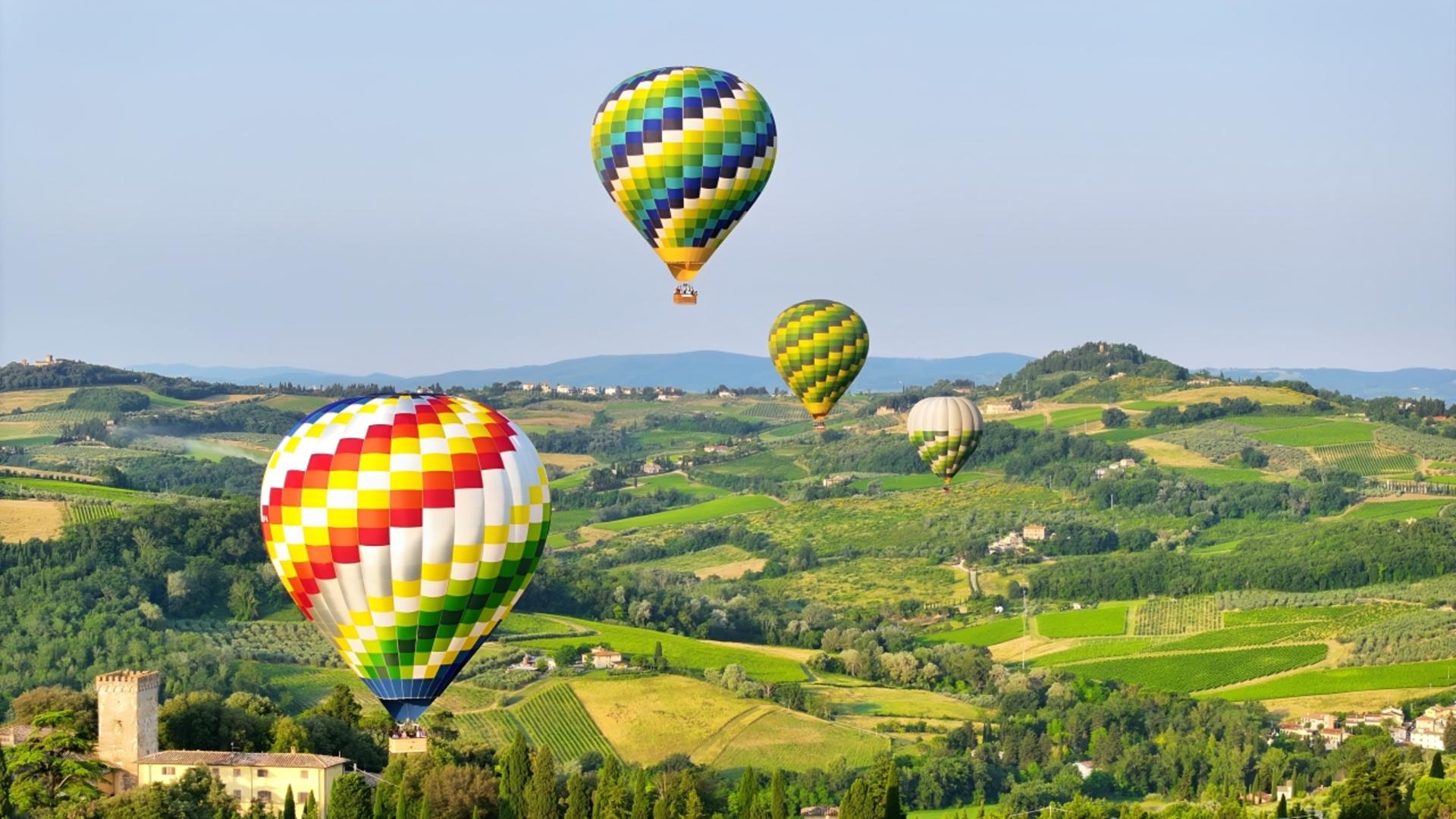 Hot air balloon flight experience over Tuscany from Lucca - Image 1