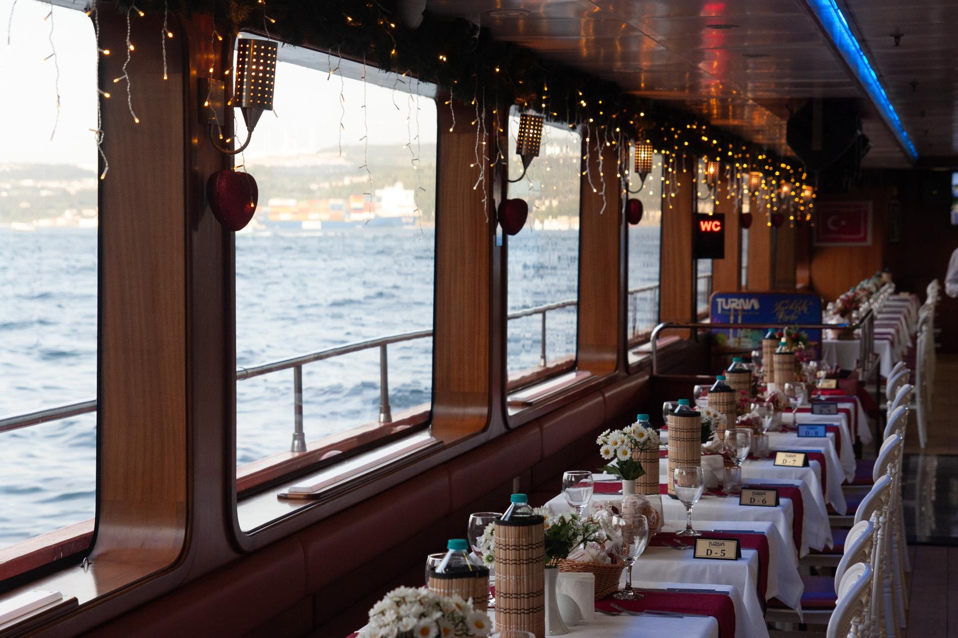 Turnatour Bosphorus Dinner Cruise and Show with Private Table - Thumbnail 5