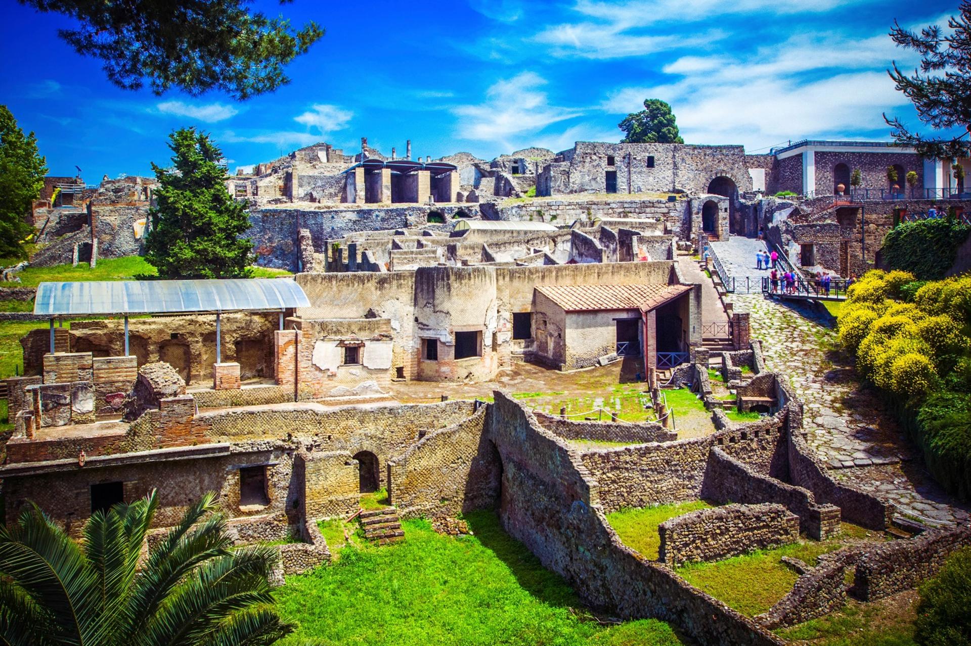 From Naples: Shore Excursion Tour with Admission in Pompeii - Image 1