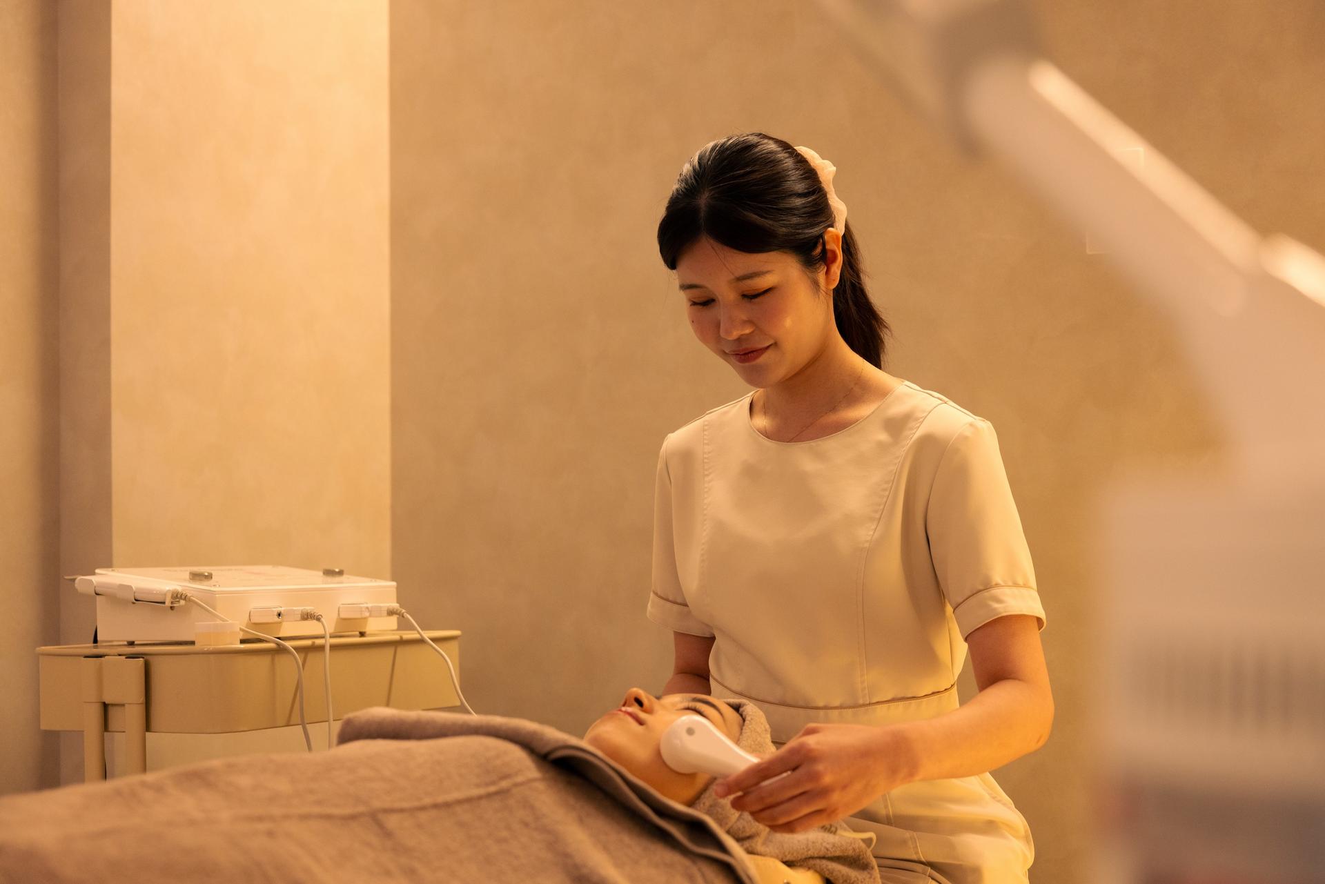 Tokyo: Exquisite skin-beautifying facial care enjoying freshly whisked matcha right before your eyes - Image 1