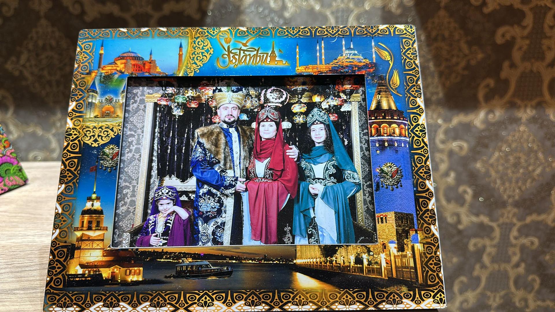 Istanbul: Ottoman Costume Photo Experience - Thumbnail 12