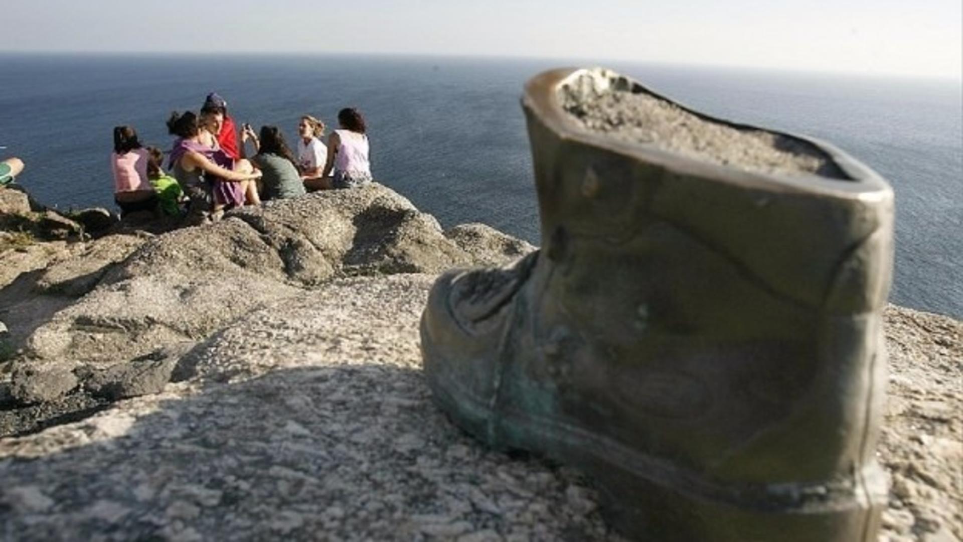 Finisterre and Costa da Morte day tour from Santiago de Compostela - Thumbnail 4