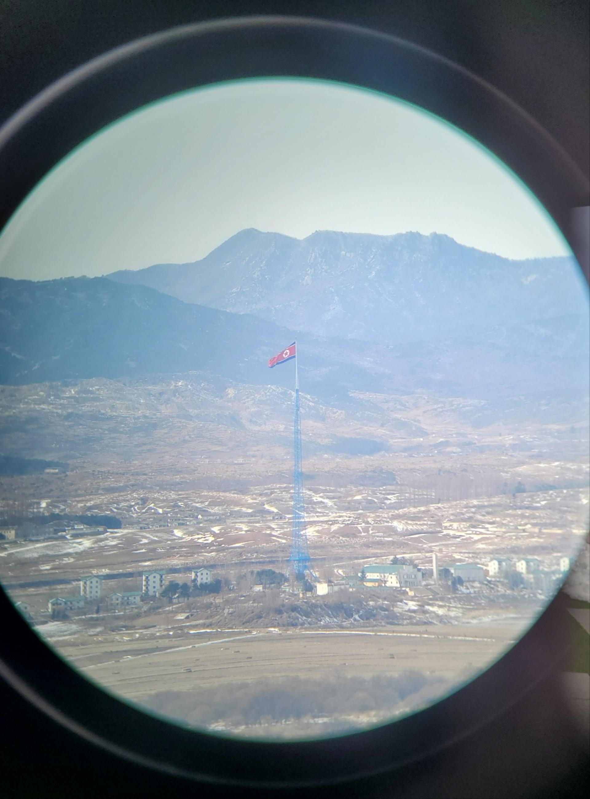 Seoul: DMZ with Retired Military Officer & North Korean Defector - Thumbnail 15