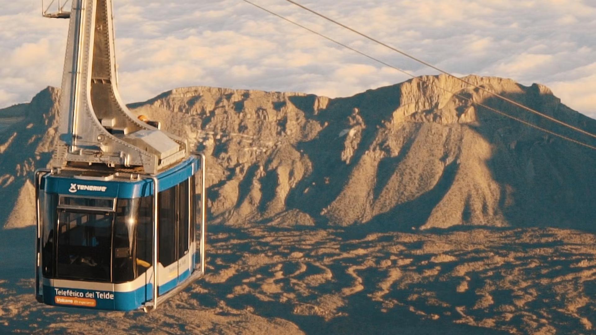 Sunset tour with cable car and picnic at Mount Teide - Thumbnail 3