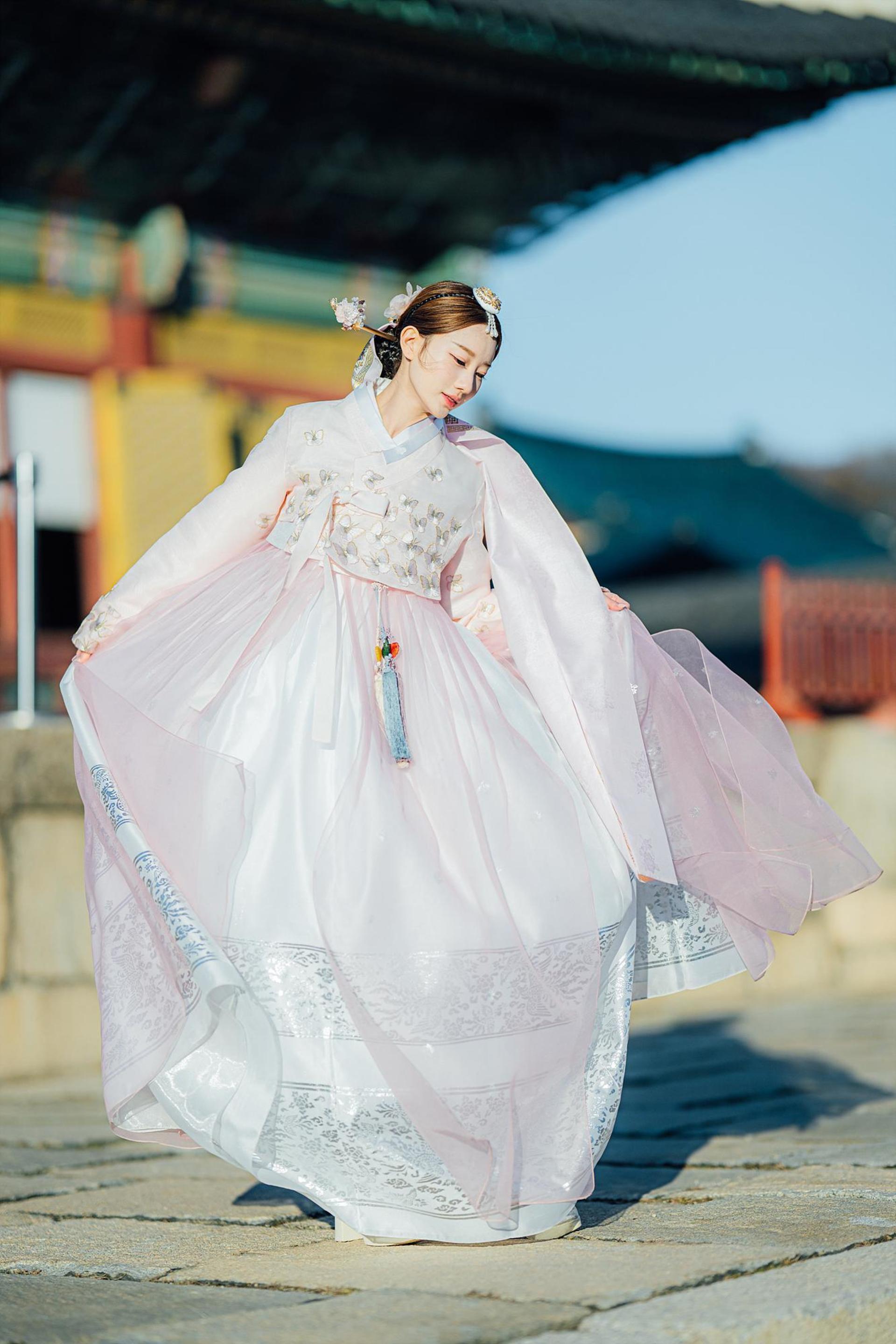 Yein Room(Korean Drama Style Hanbok) Changdeokgung Palace Hanbok - Thumbnail 46