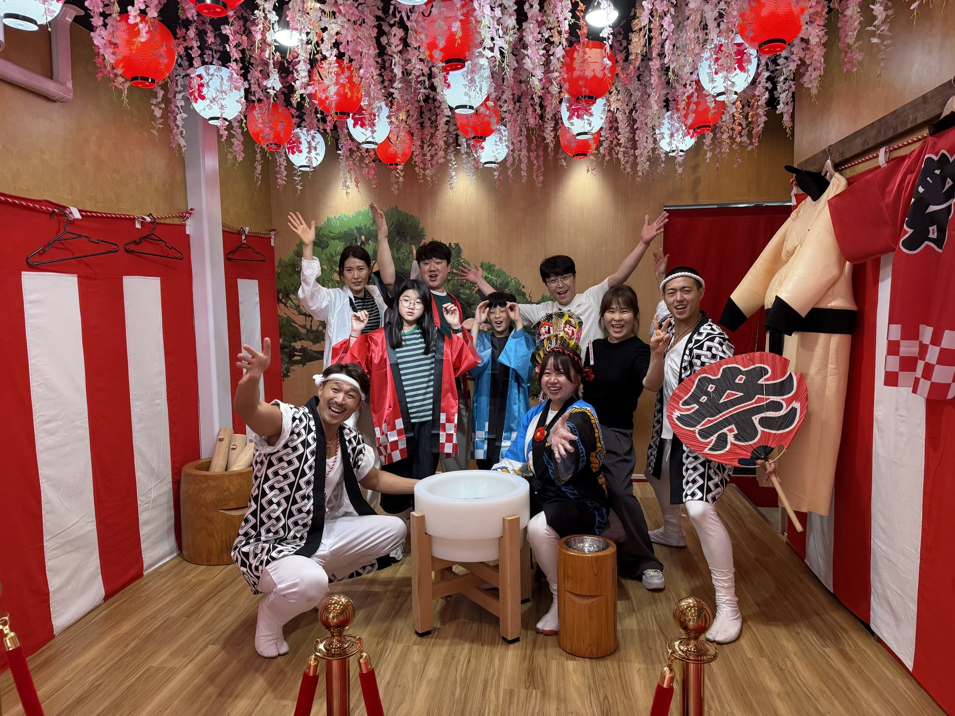 Live Mochi Pounding & Japanese Festival Culture Experience in Namba - Thumbnail 20
