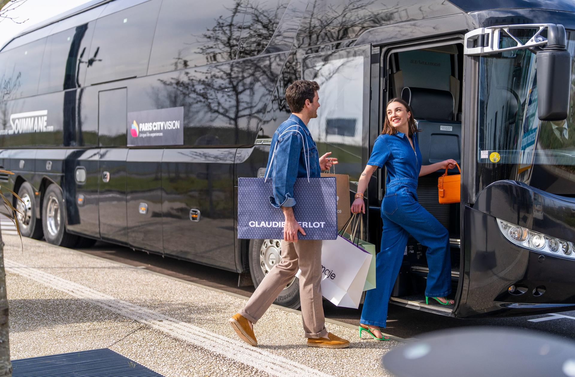 McArthurGlen Paris-Giverny Designer Outlet shuttle bus - Thumbnail 6