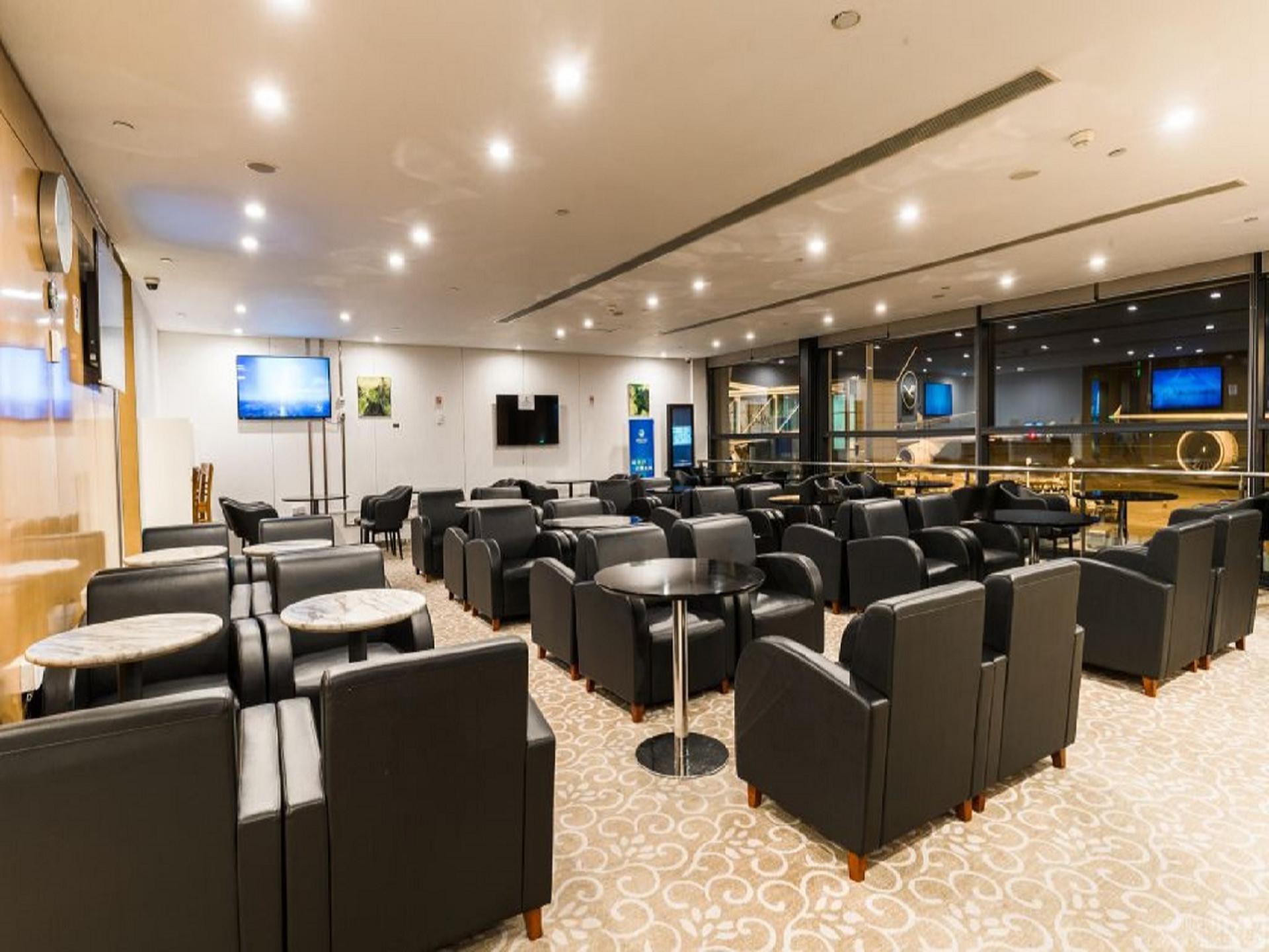 Shanghai Pudong International Airport VIP Lounge Services - Thumbnail 9