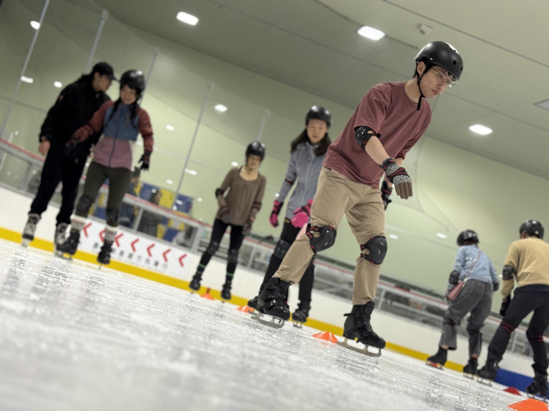 New Taipei Tucheng Sports Center Ice Blade Skating Experience - Thumbnail 4