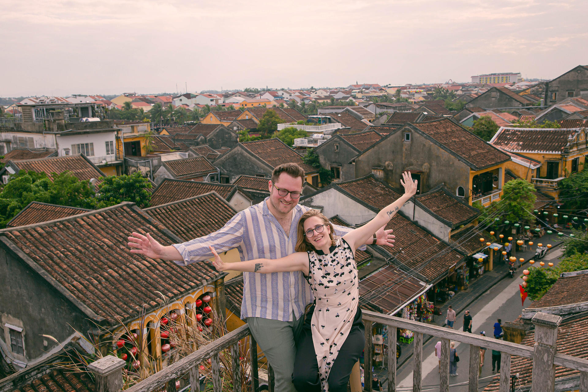 Hoi An: Private Photoshoot & Guided Walking and Posing - Thumbnail 13