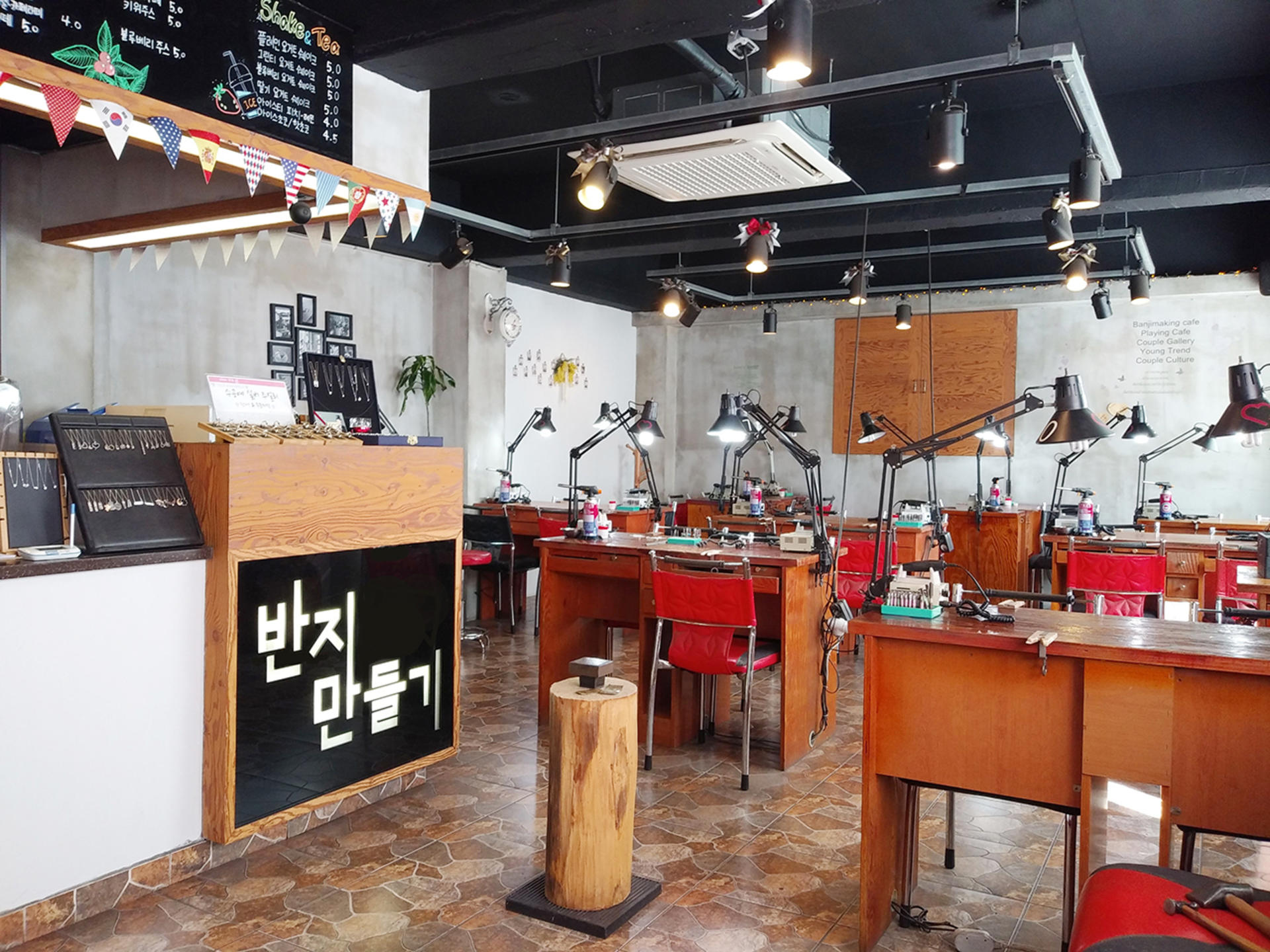 Seoul Seongsu Fine Silver Ring Making One-Day Class | Seoul Ring Workshop - Thumbnail 2