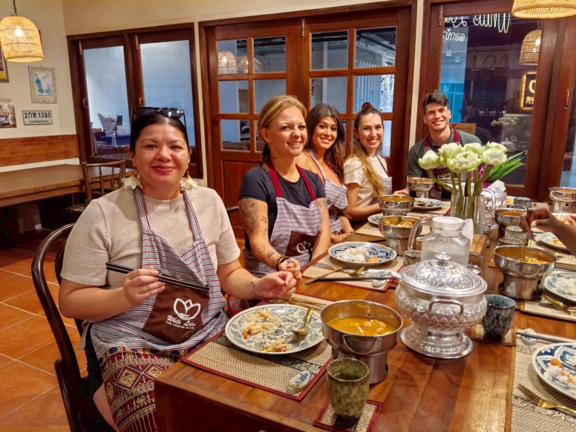 White Lotus Thai Cooking Class in Bangkok - Thumbnail 12