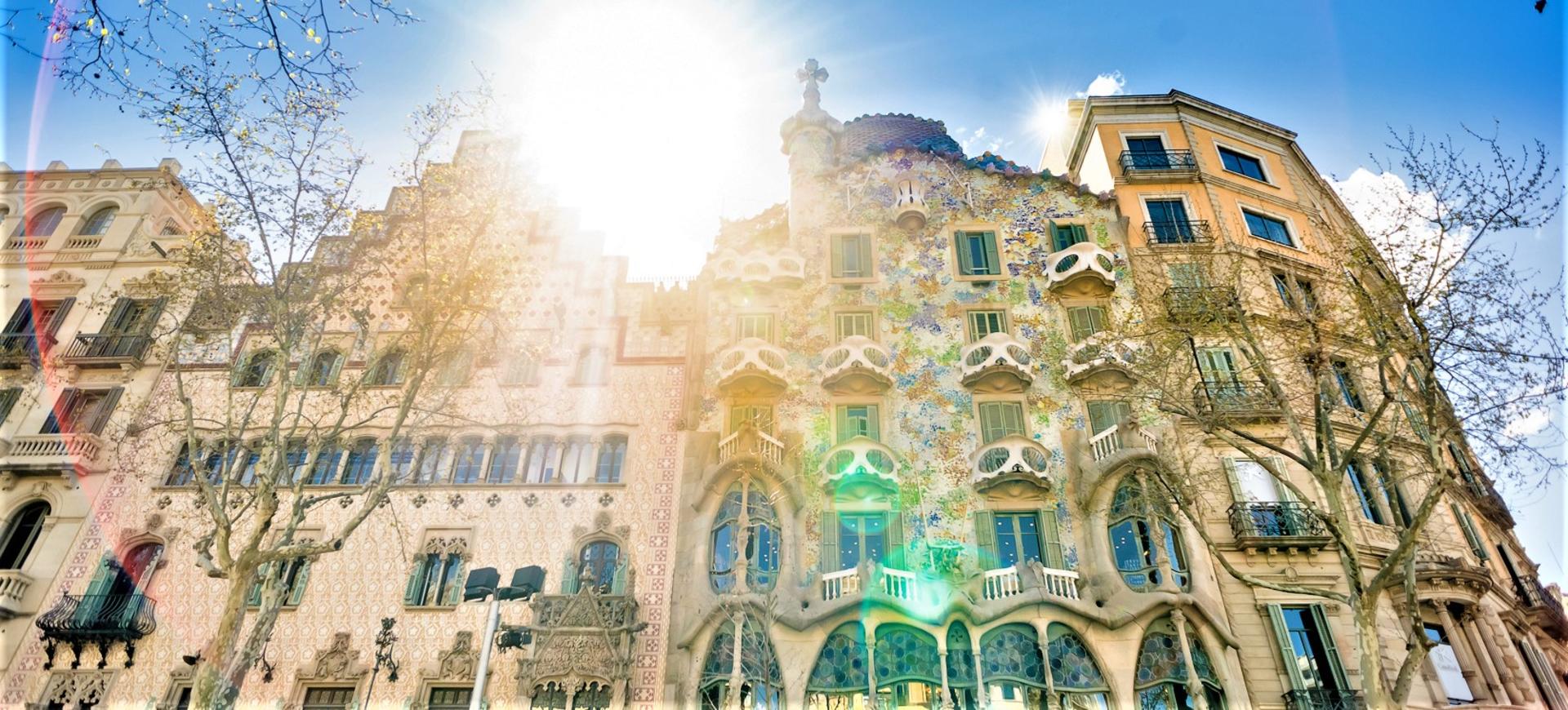 The Best of Barcelona from Madrid in One Day - Thumbnail 3