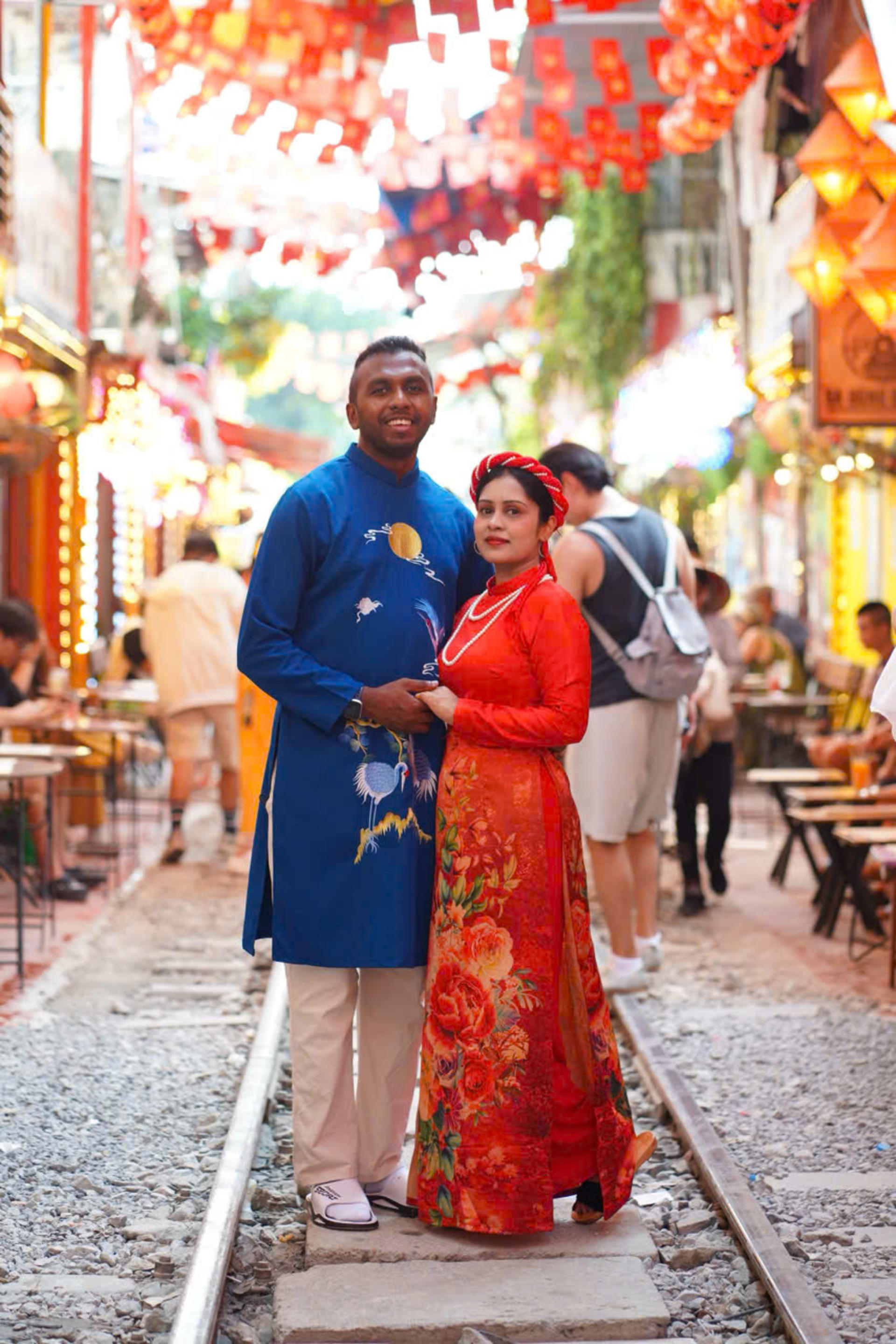 Ao Dai Rental & Professional Photoshoot in Hanoi Old Quarter  - Thumbnail 8