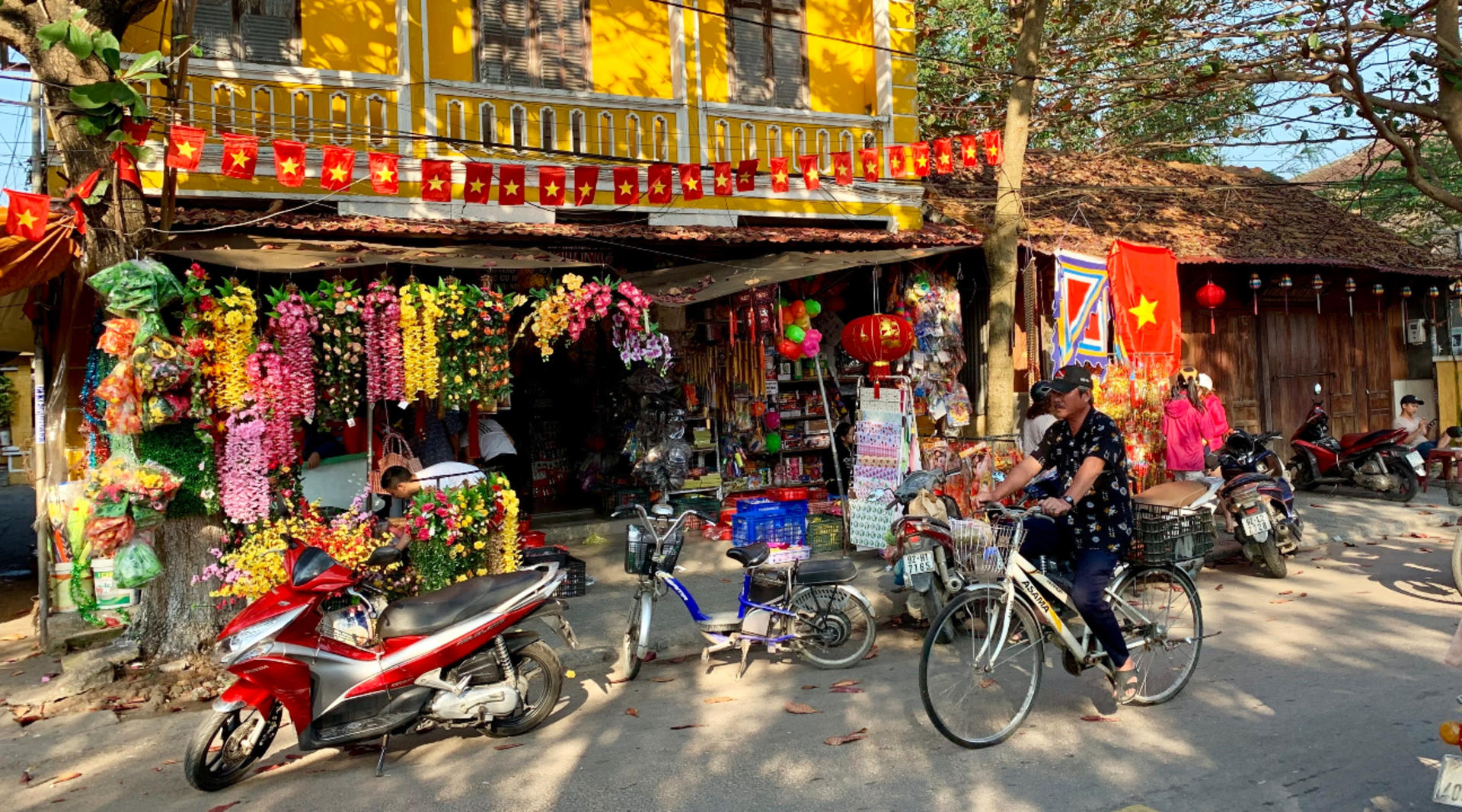 Hoi An City and Food Tour from Da Nang with Foot Massage - Thumbnail 2