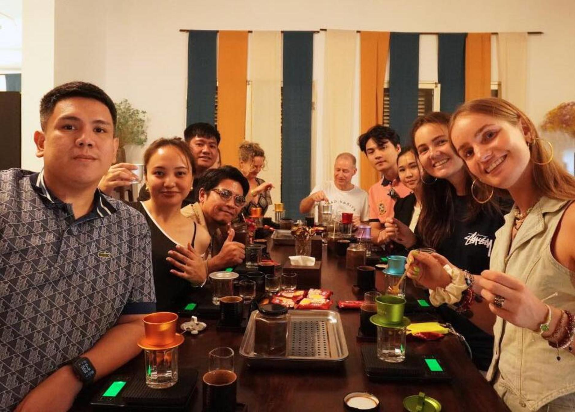 Vietnamese Coffee Workshop by Rose Kitchen in Ha Noi - Thumbnail 3