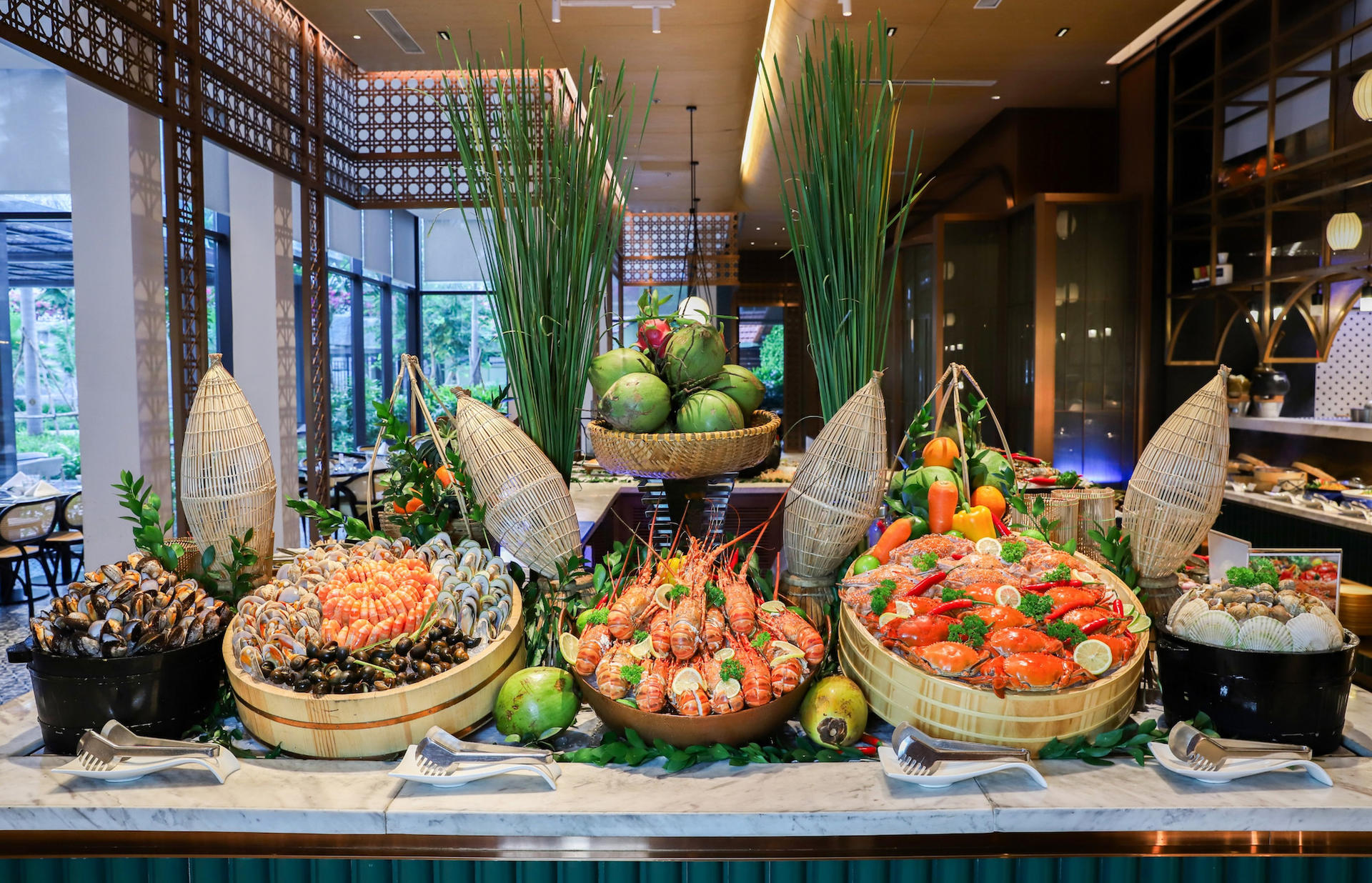 Seafood Buffet at LOTTE Hotel Saigon - Image 1