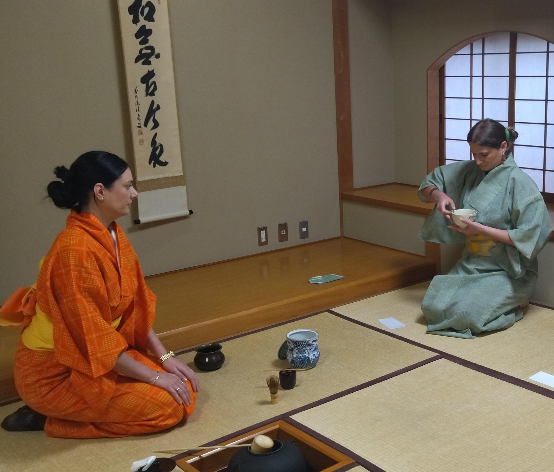 Experience an authentic tea ceremony in kimono (near Osaka Castle) - Thumbnail 5