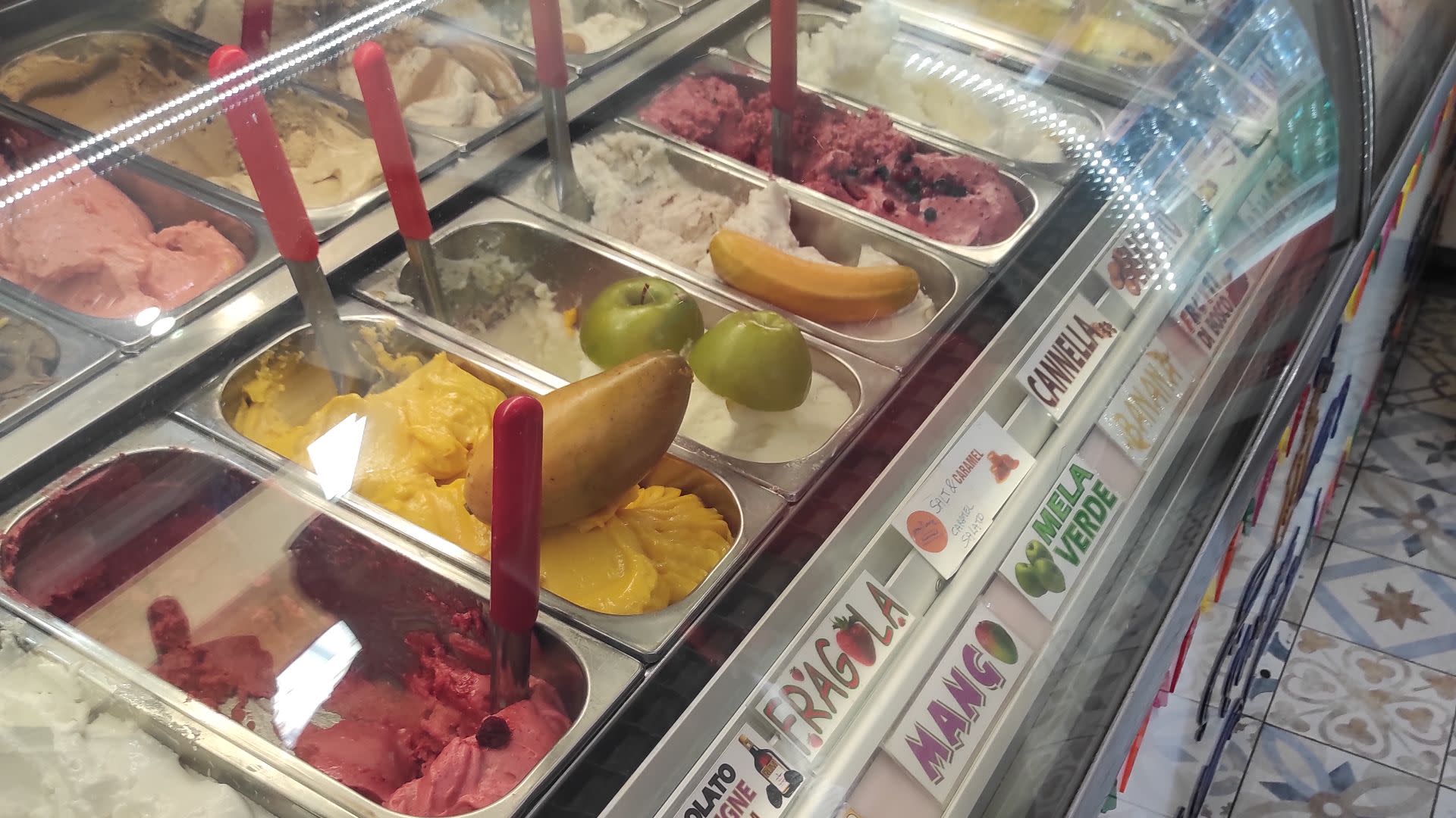 Campo de Fiori and Ghetto street food tour in Rome - Thumbnail 7