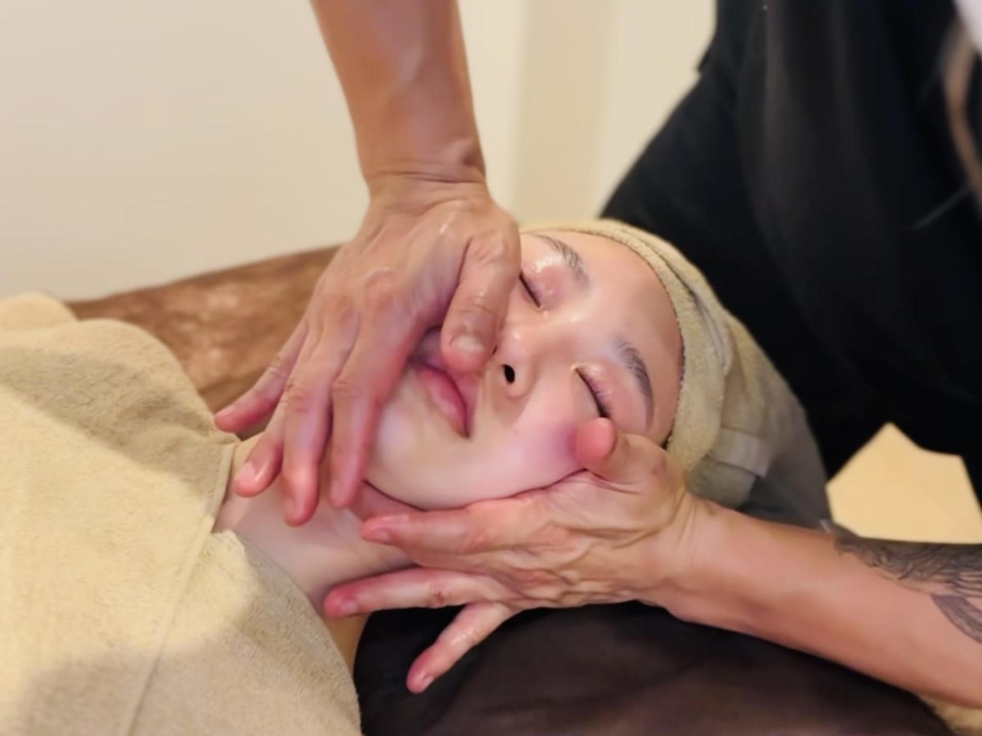[Un Giorno Felice Omotesando Store] Massage & Deep Facial Treatments - Thumbnail 12