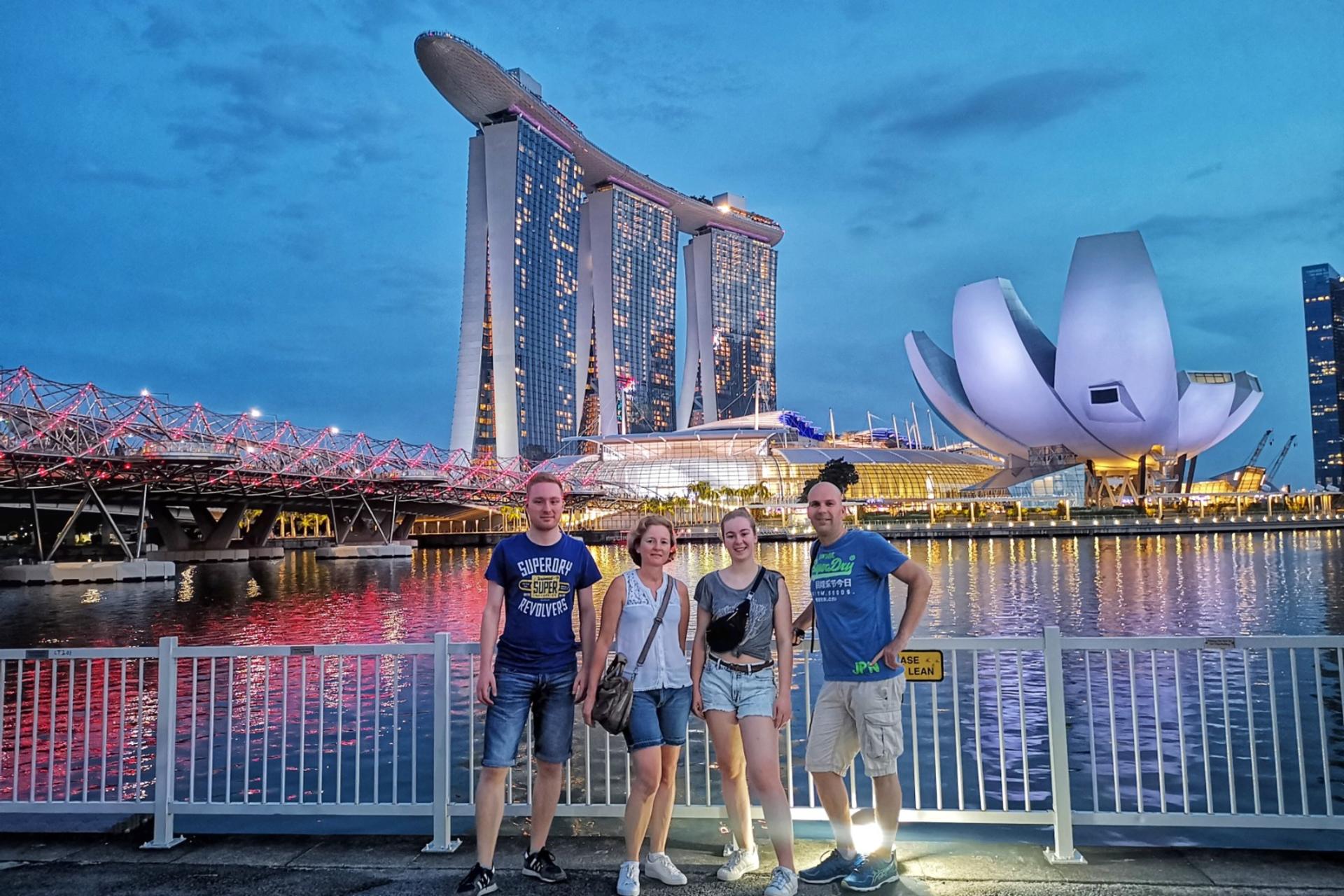 Singapore Marina Bay Evening Bike Tour - Thumbnail 2