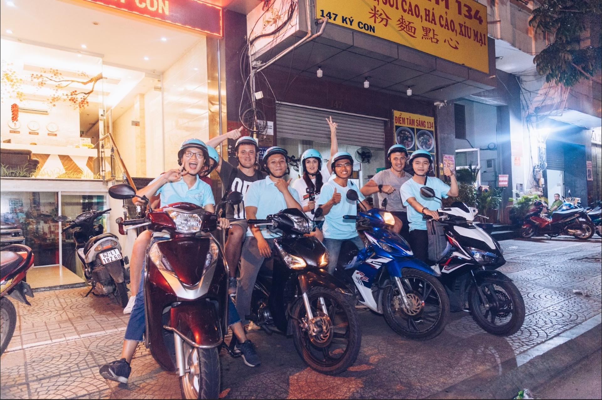 Ho Chi Minh City Evening Street Food Tour - Thumbnail 2