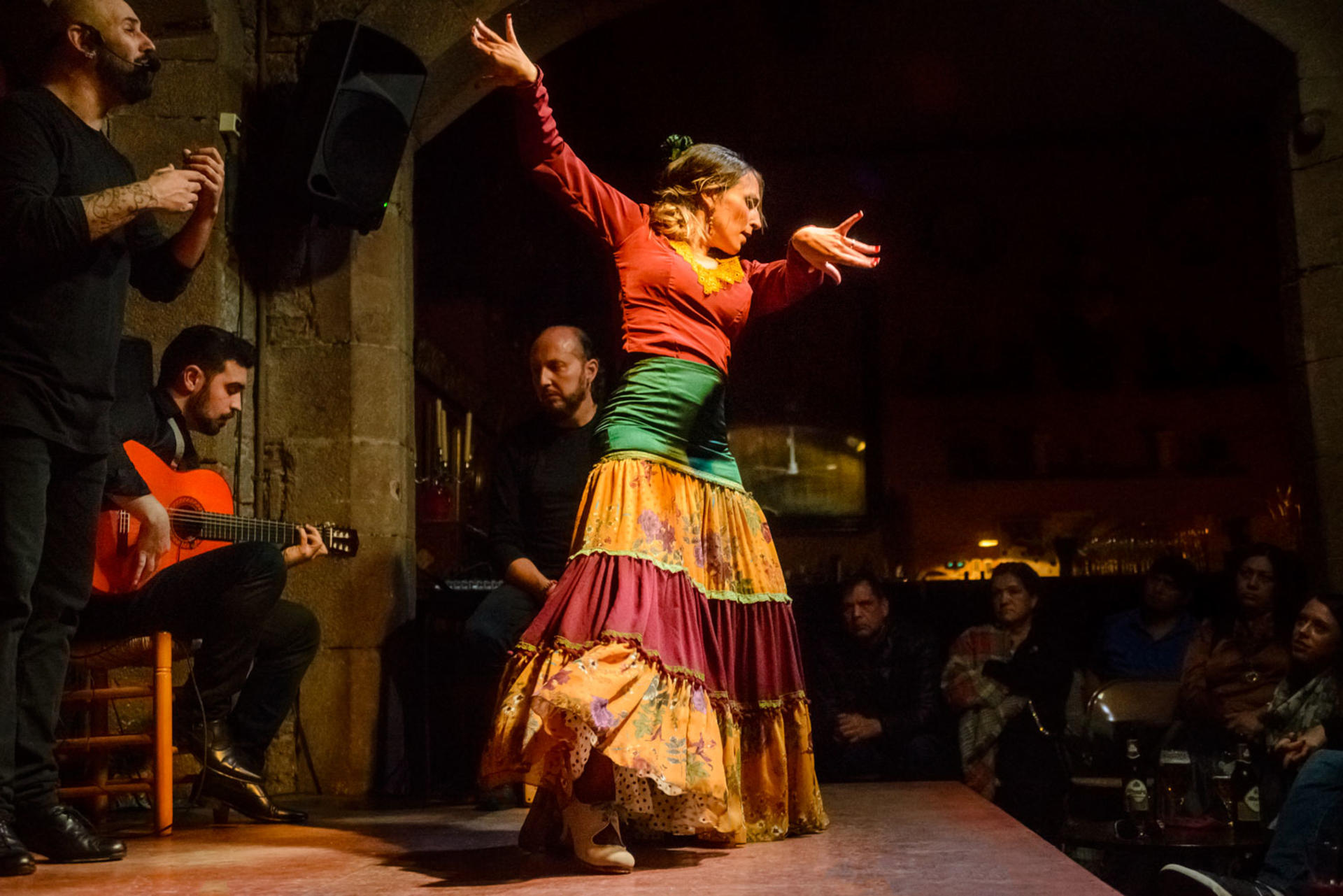 Barcelona Gothic Quarter Tour with Tapas, Wine and Flamenco Show - Image 1