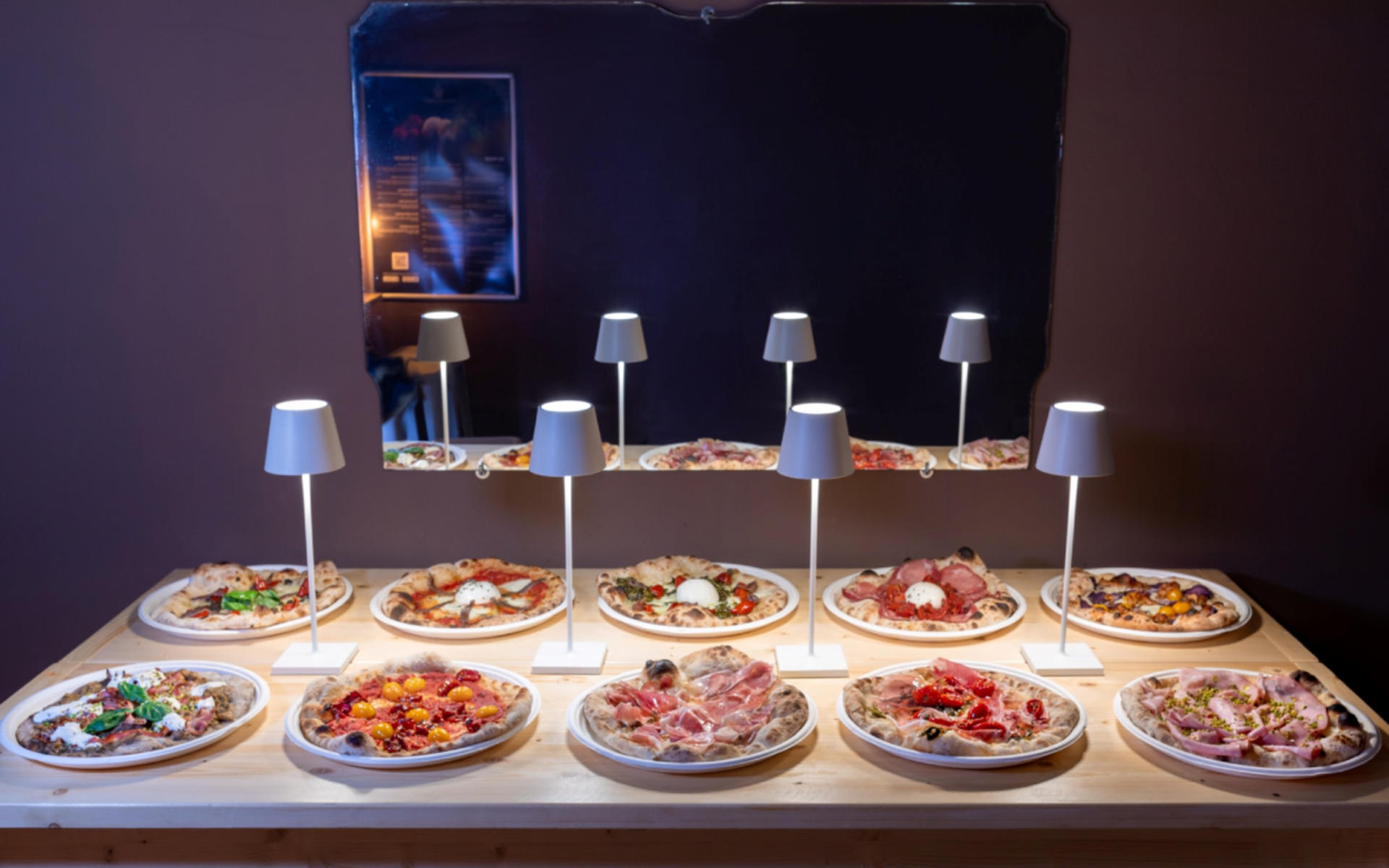 Gourmet Pizza Experience with Drinks and Dessert in Lecce - Thumbnail 2
