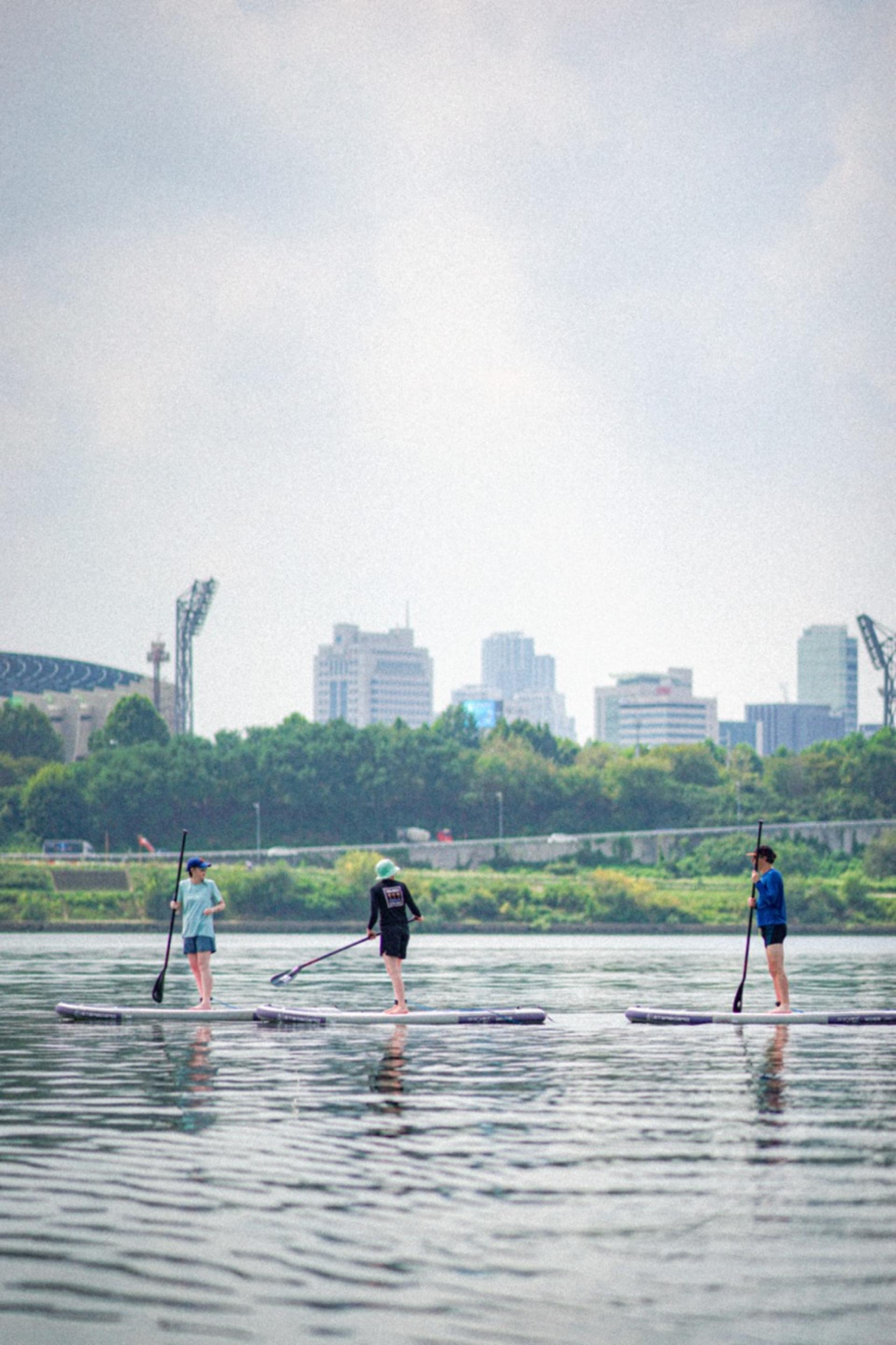 Kayak & Paddleboard Adventure on the Han River in Seoul - Thumbnail 7