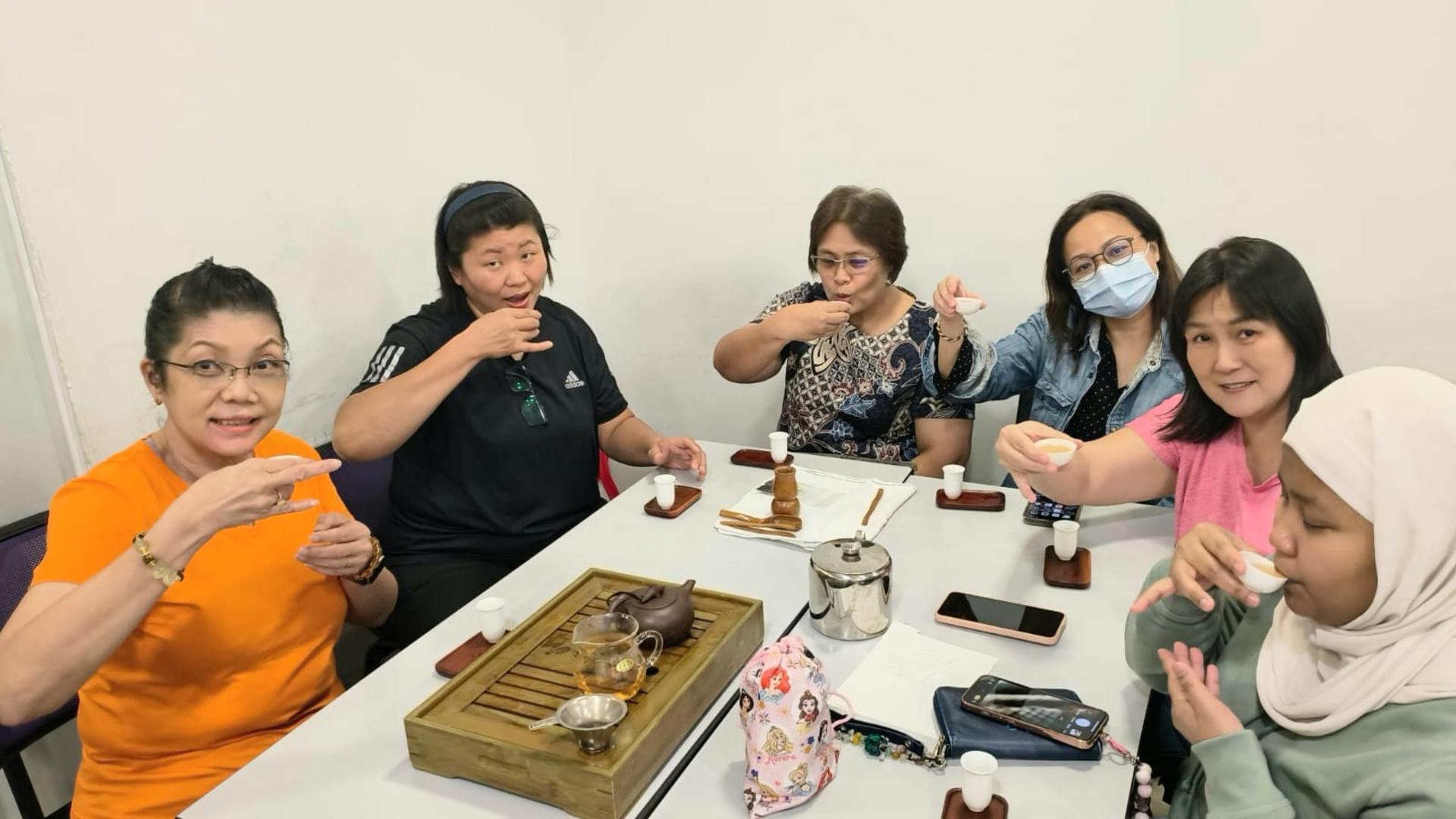 Brewing Heritage: A Journey into Chinese Tea Art - Thumbnail 3