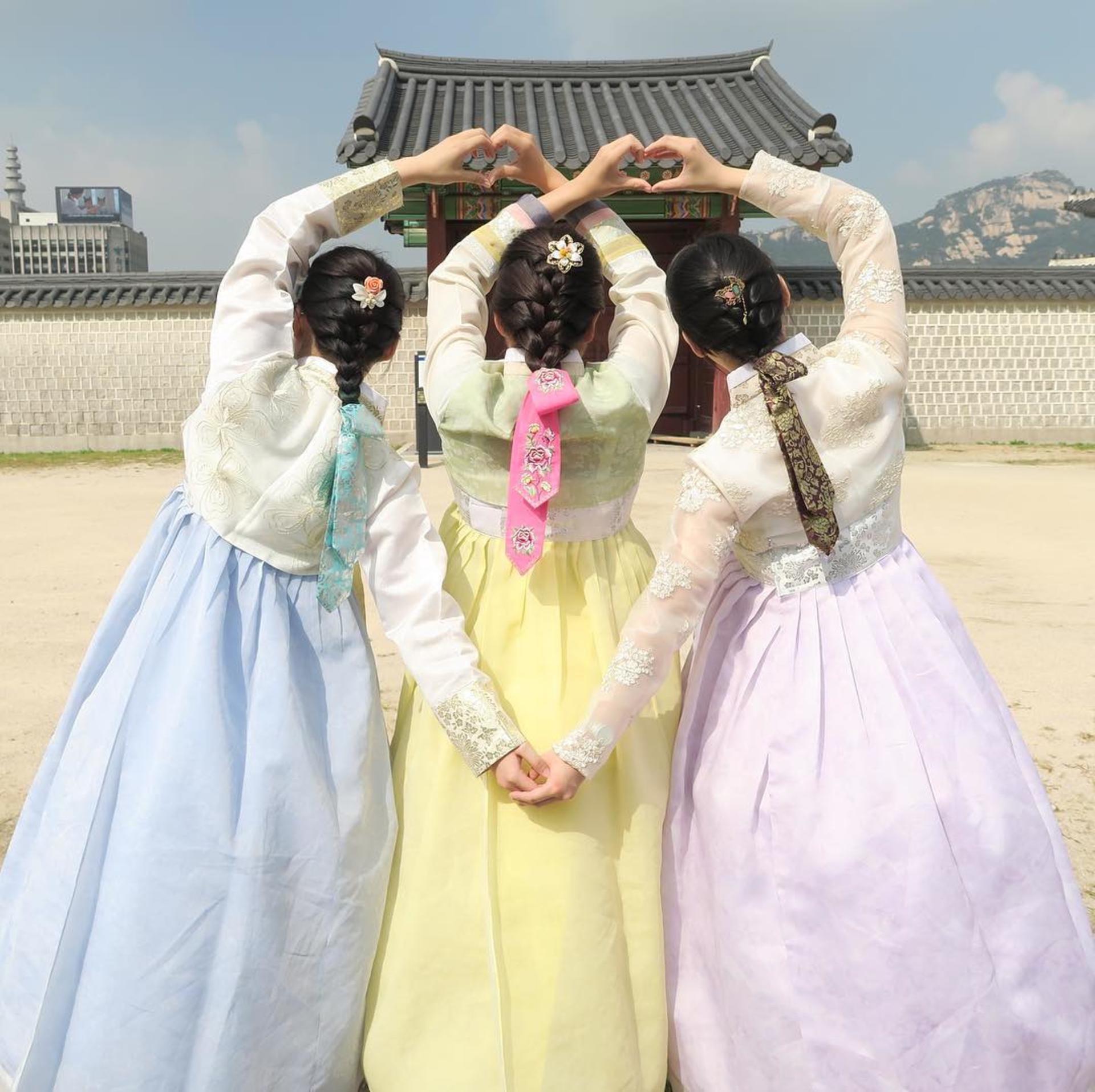 Byulgungteo Hanbok Experience Gyeongbokgung Branch - Thumbnail 2
